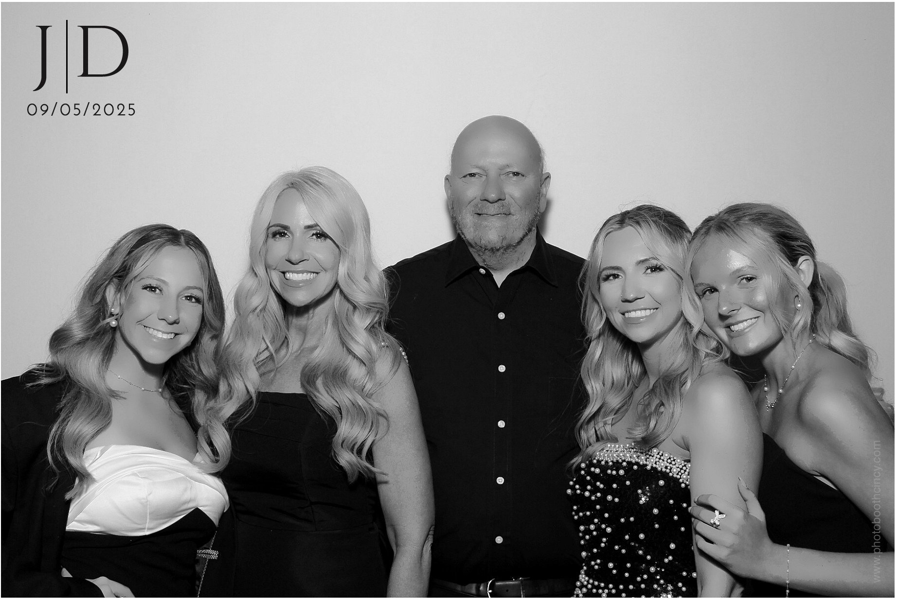 J&D | View more photos from the event at gallery.photoboothcincy.com/u/PhotoBoothCincy/JD
