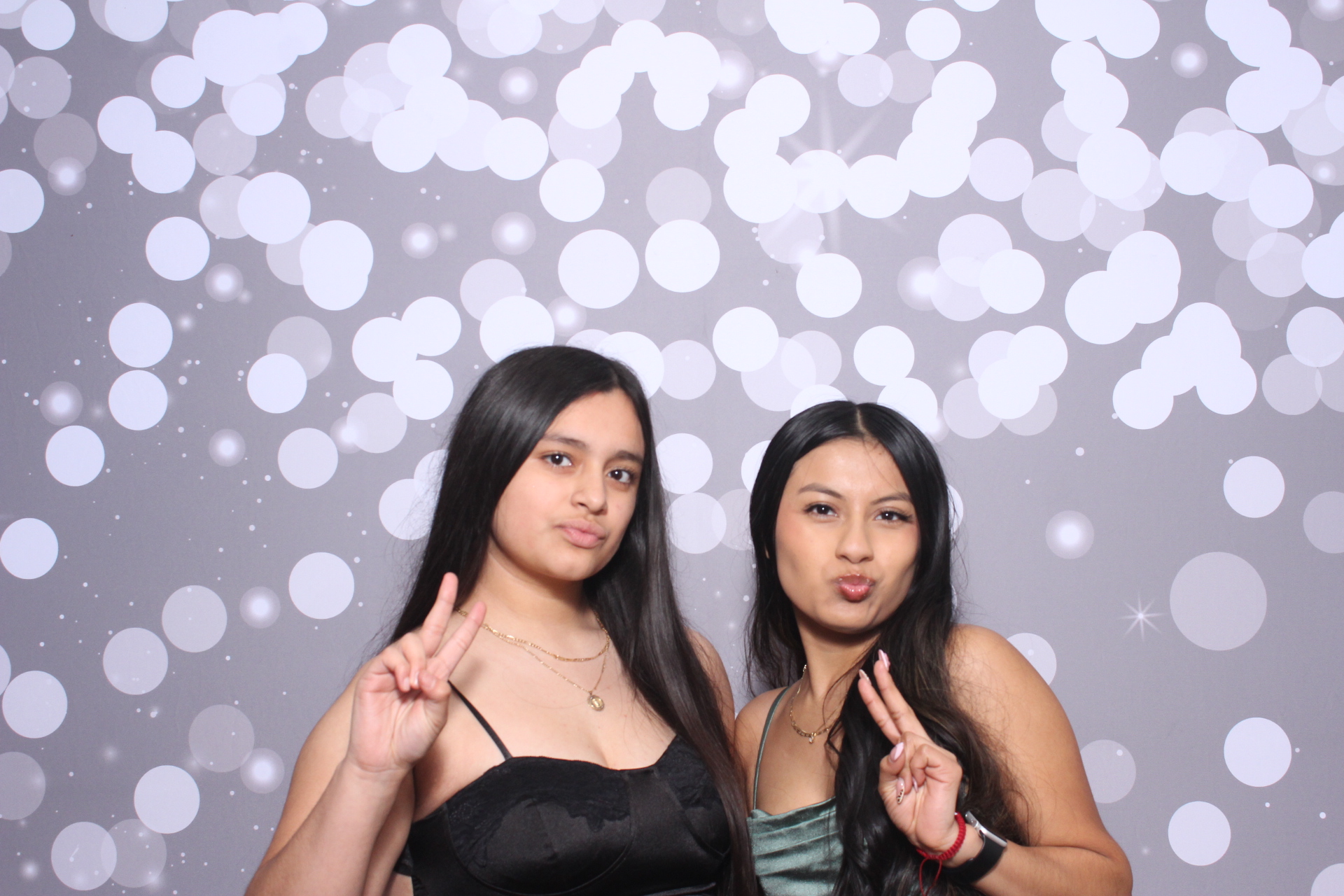 Jazmins Quince | View more photos from the event at gallery.photoboothcincy.com/u/PhotoBoothCincy/Jazmins-Quince
