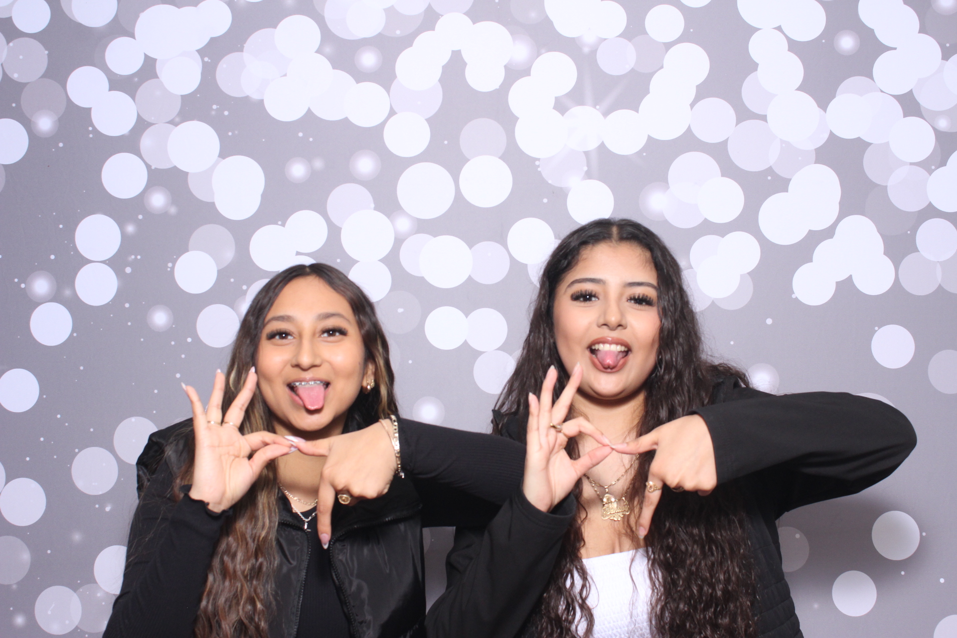 Jazmins Quince | View more photos from the event at gallery.photoboothcincy.com/u/PhotoBoothCincy/Jazmins-Quince