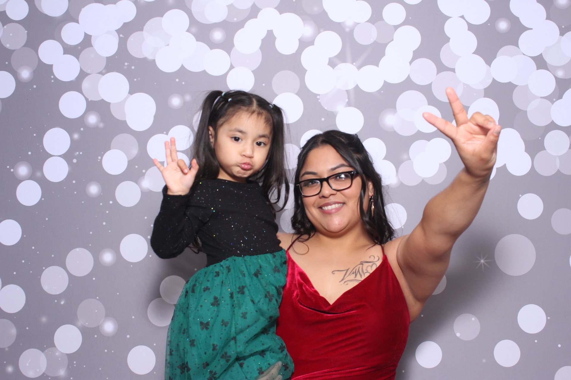 Jazmins Quince | View more photos from the event at gallery.photoboothcincy.com/u/PhotoBoothCincy/Jazmins-Quince