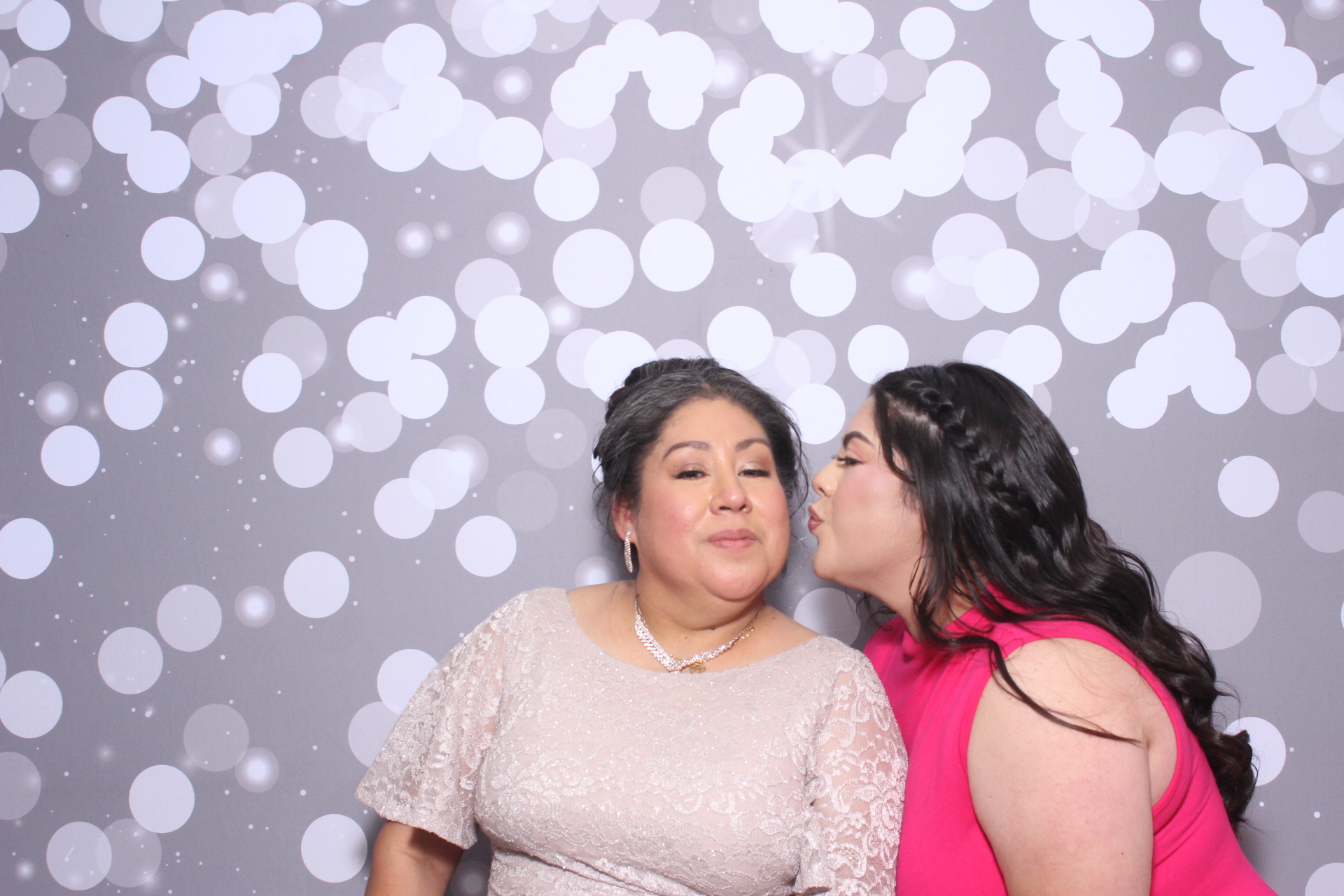 Jazmins Quince | View more photos from the event at gallery.photoboothcincy.com/u/PhotoBoothCincy/Jazmins-Quince