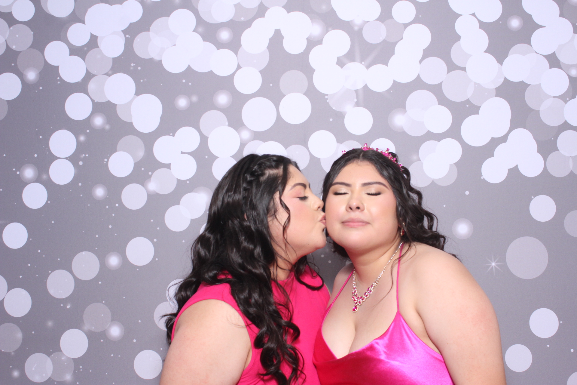 Jazmins Quince | View more photos from the event at gallery.photoboothcincy.com/u/PhotoBoothCincy/Jazmins-Quince
