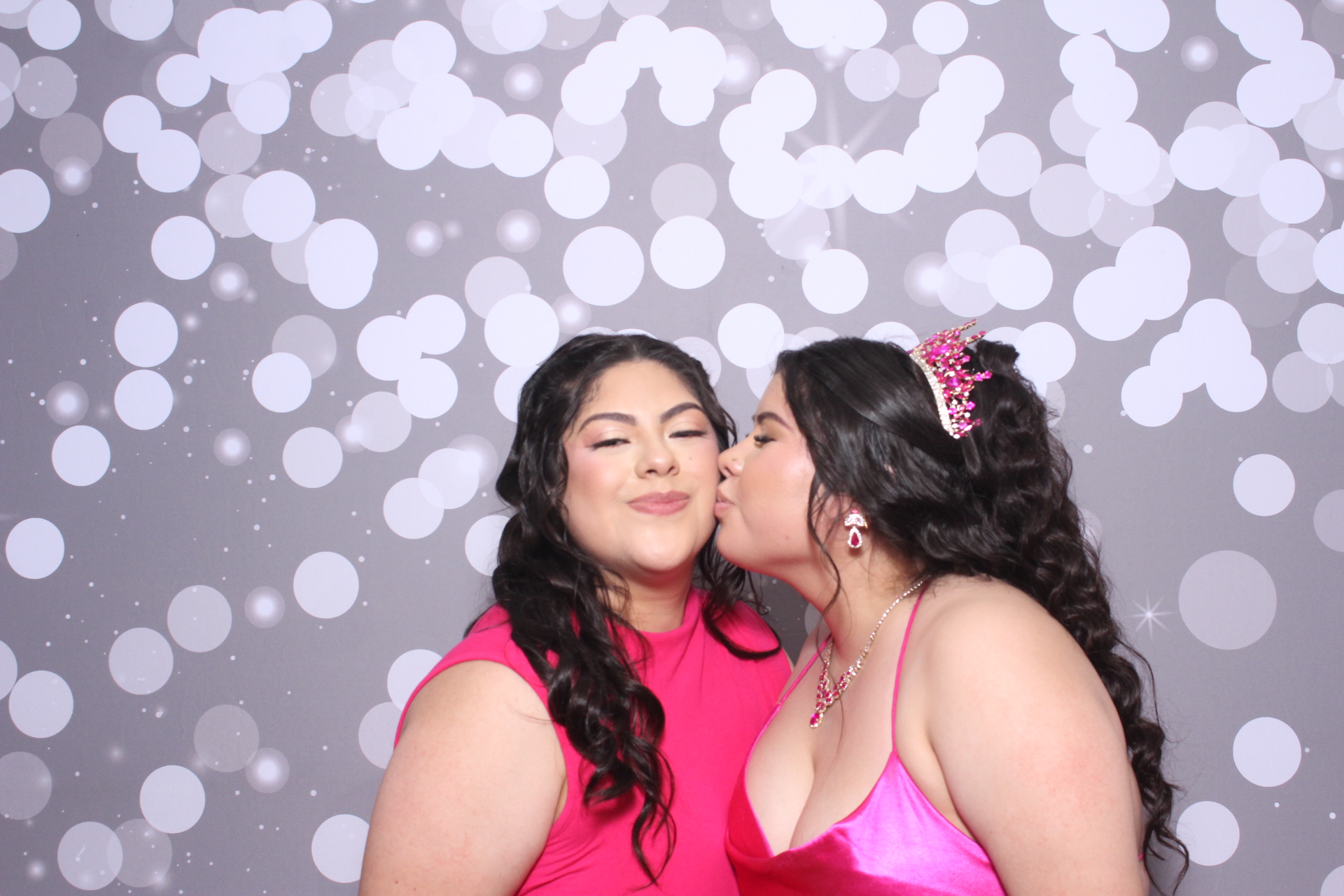 Jazmins Quince | View more photos from the event at gallery.photoboothcincy.com/u/PhotoBoothCincy/Jazmins-Quince