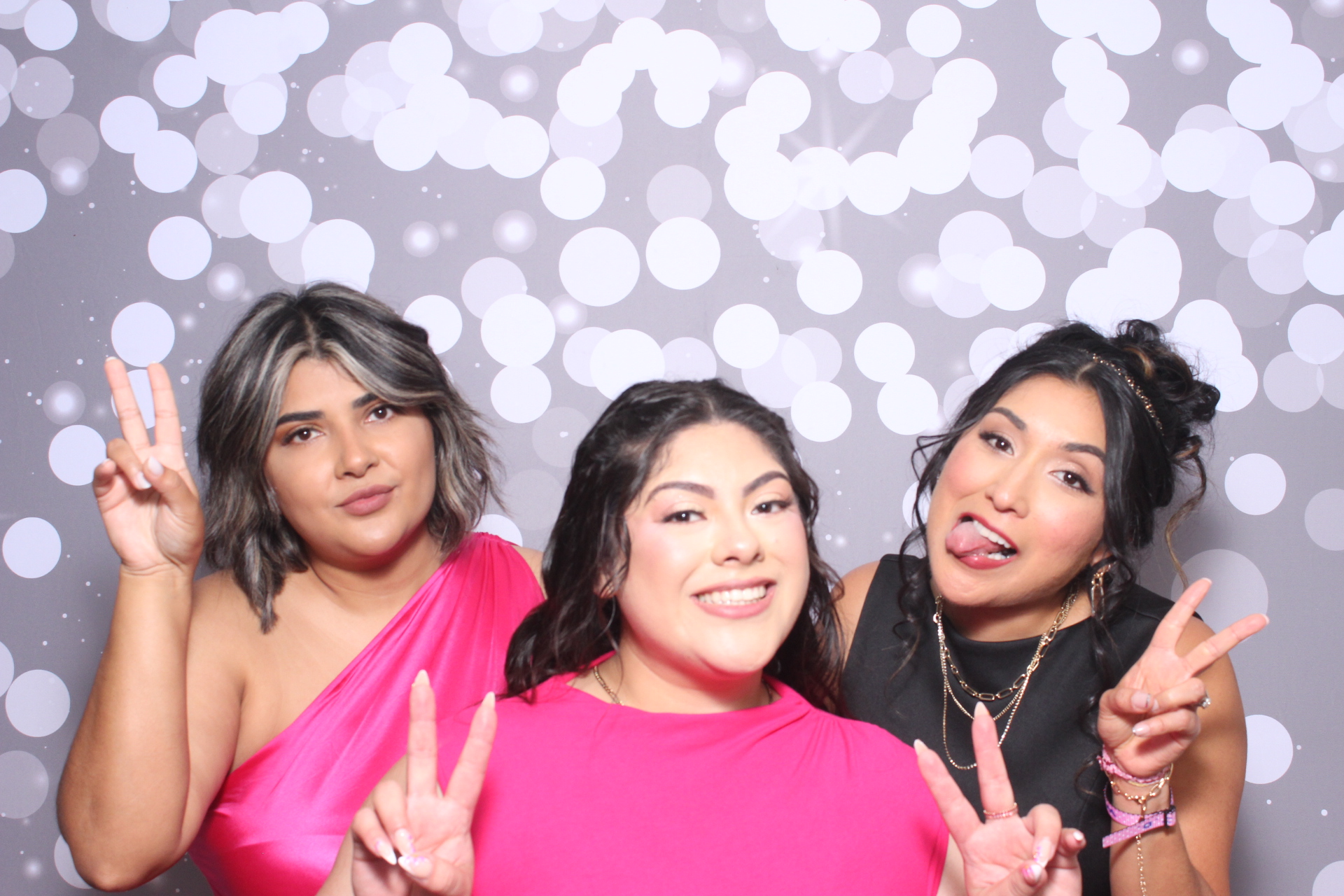 Jazmins Quince | View more photos from the event at gallery.photoboothcincy.com/u/PhotoBoothCincy/Jazmins-Quince