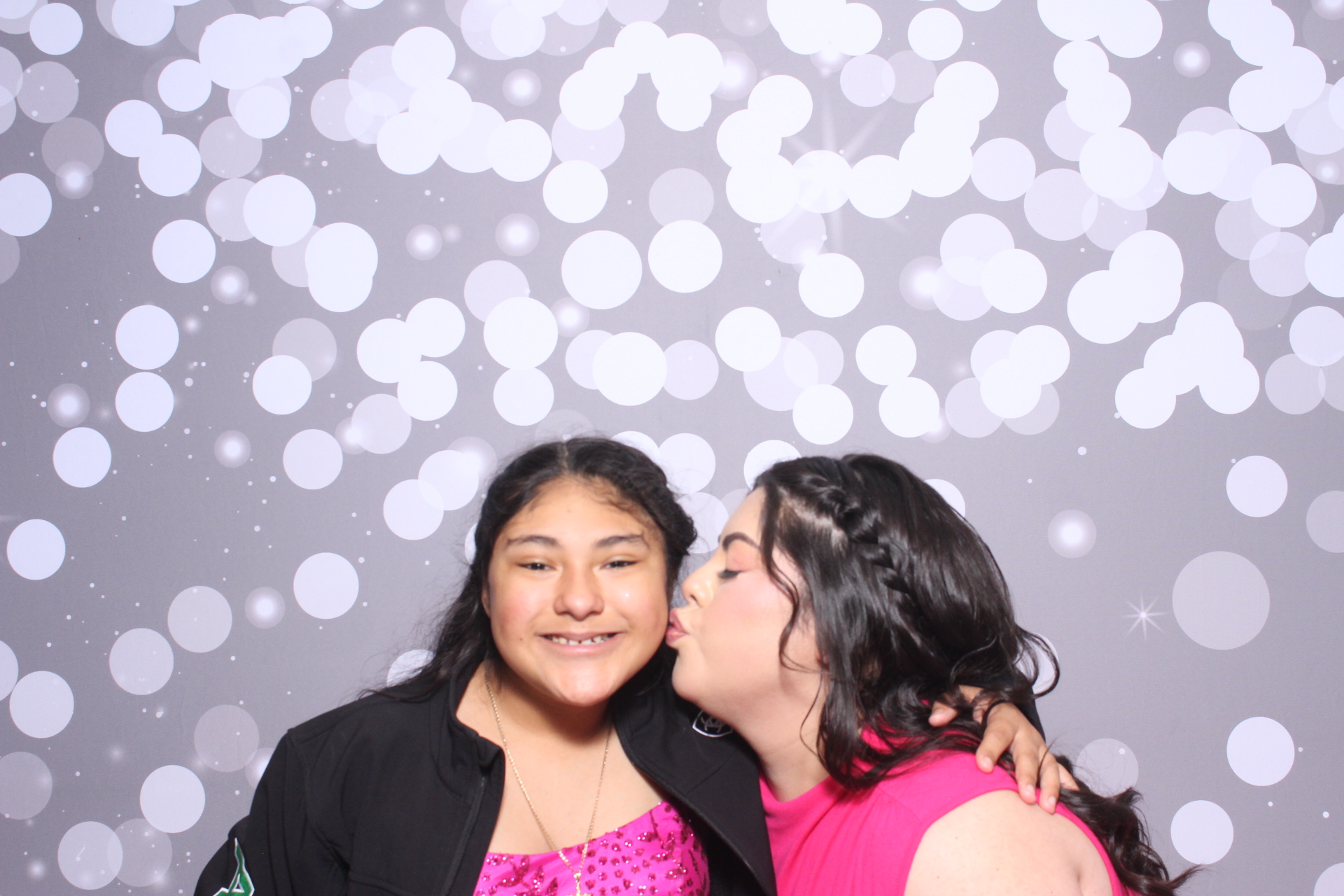 Jazmins Quince | View more photos from the event at gallery.photoboothcincy.com/u/PhotoBoothCincy/Jazmins-Quince