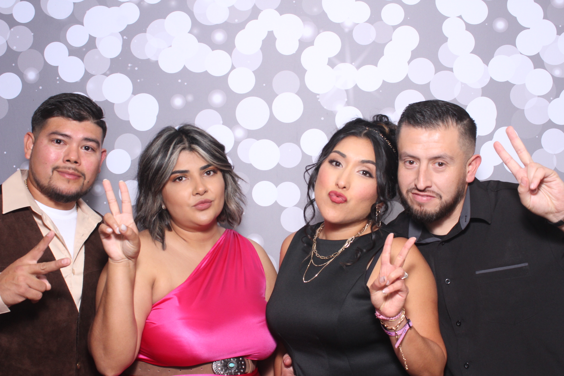 Jazmins Quince | View more photos from the event at gallery.photoboothcincy.com/u/PhotoBoothCincy/Jazmins-Quince