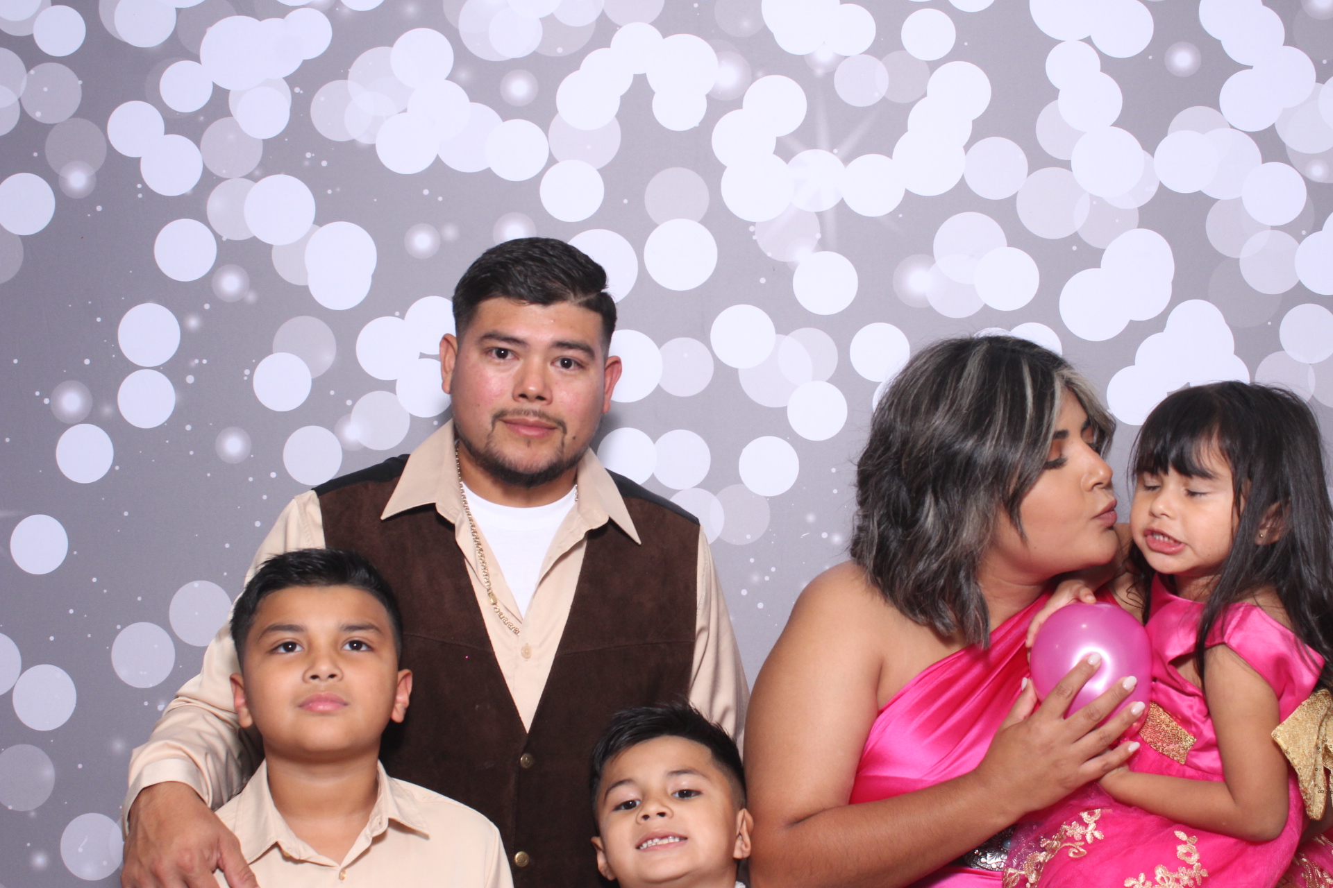 Jazmins Quince | View more photos from the event at gallery.photoboothcincy.com/u/PhotoBoothCincy/Jazmins-Quince