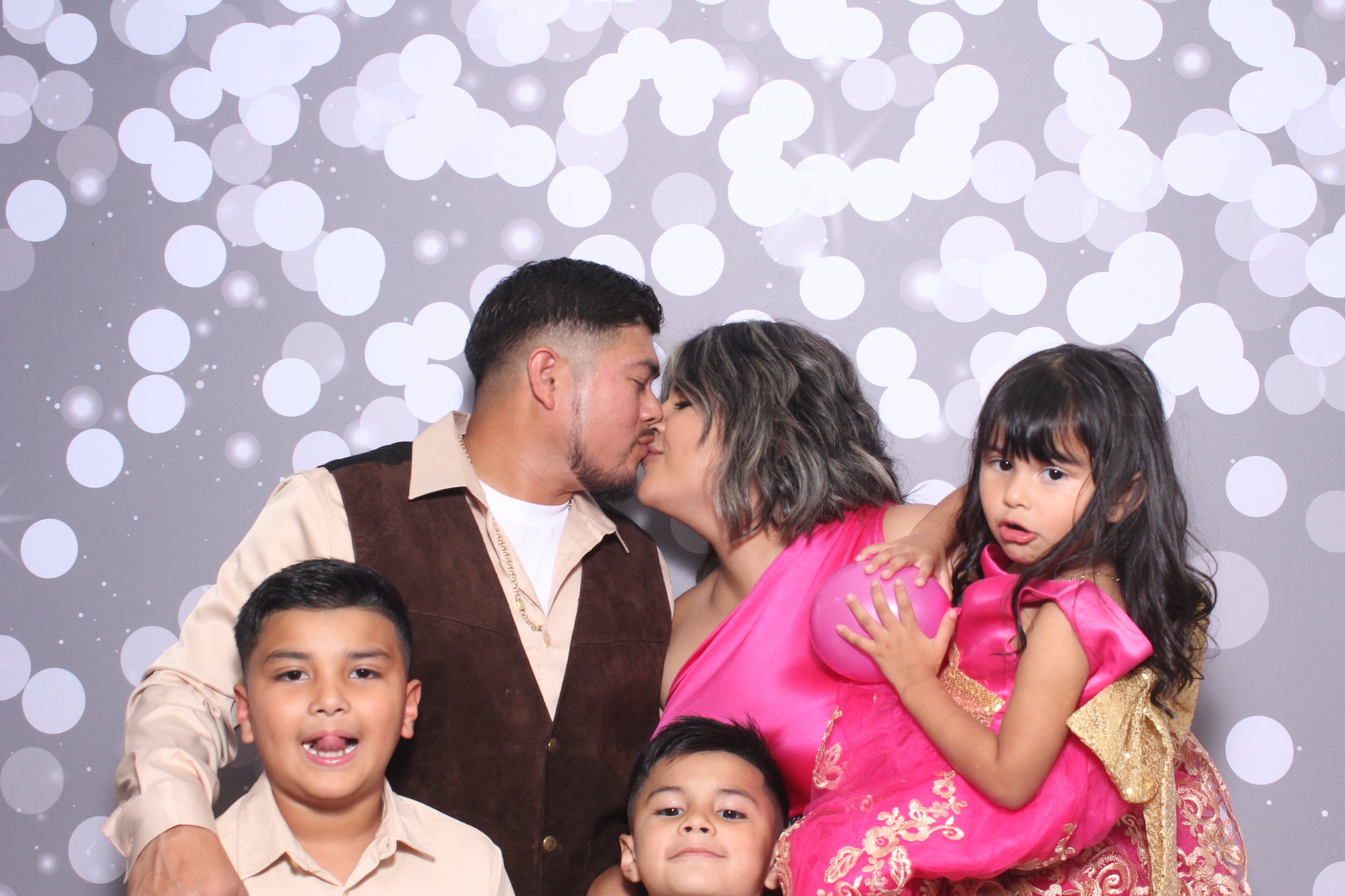 Jazmins Quince | View more photos from the event at gallery.photoboothcincy.com/u/PhotoBoothCincy/Jazmins-Quince
