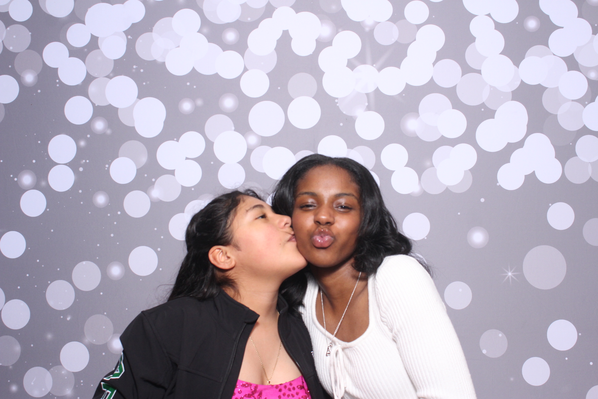 Jazmins Quince | View more photos from the event at gallery.photoboothcincy.com/u/PhotoBoothCincy/Jazmins-Quince