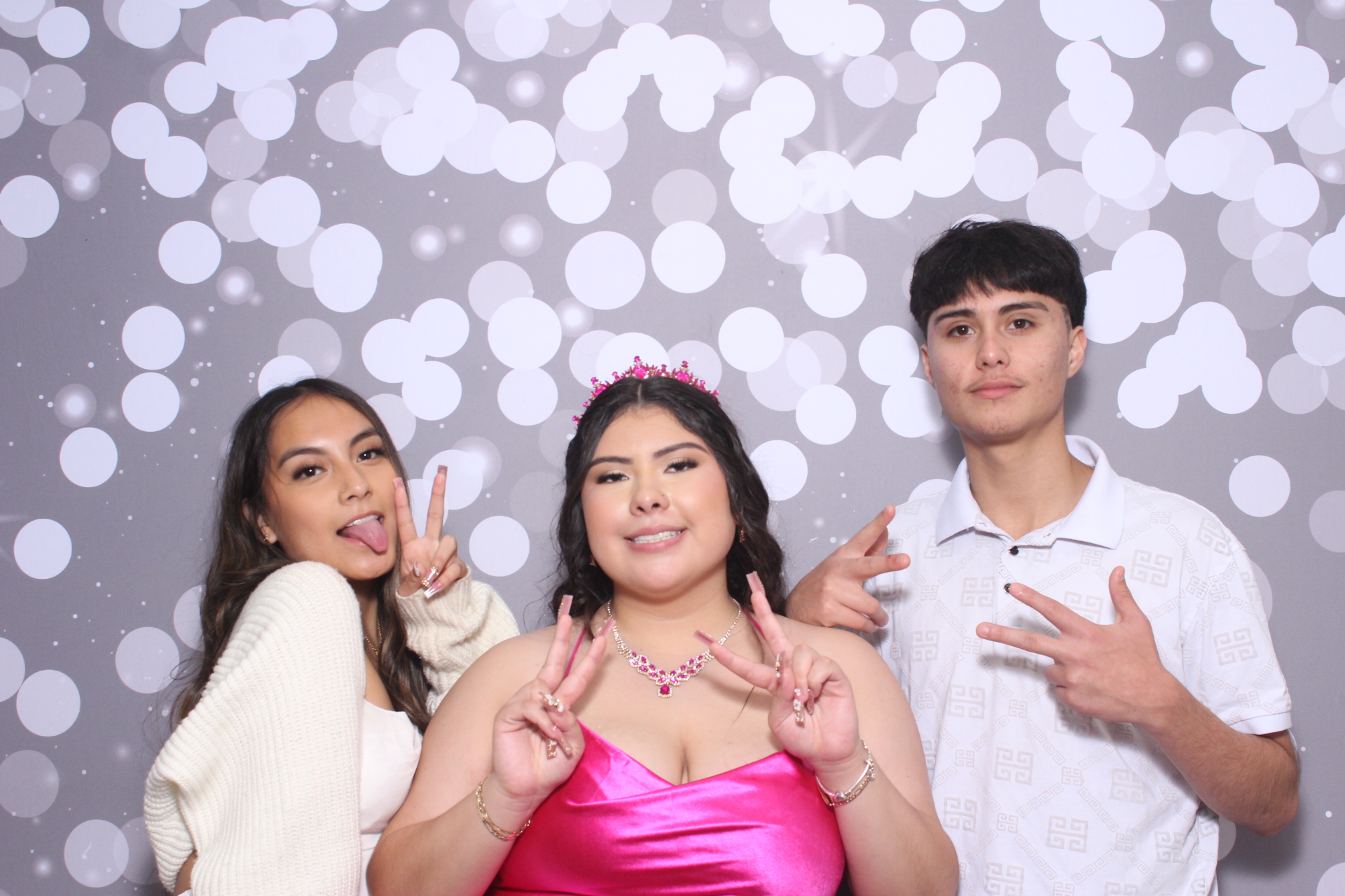 Jazmins Quince | View more photos from the event at gallery.photoboothcincy.com/u/PhotoBoothCincy/Jazmins-Quince