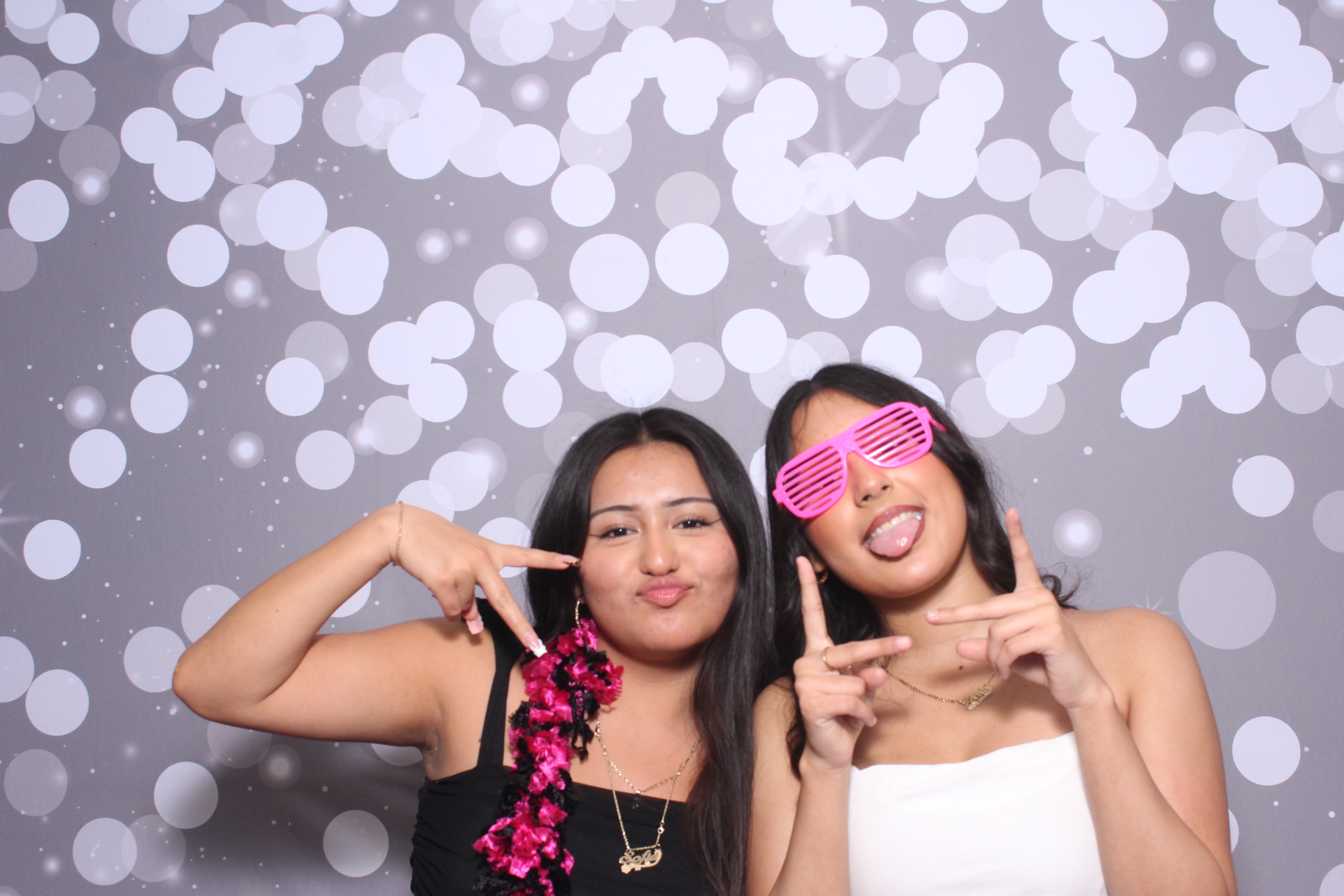 Jazmins Quince | View more photos from the event at gallery.photoboothcincy.com/u/PhotoBoothCincy/Jazmins-Quince