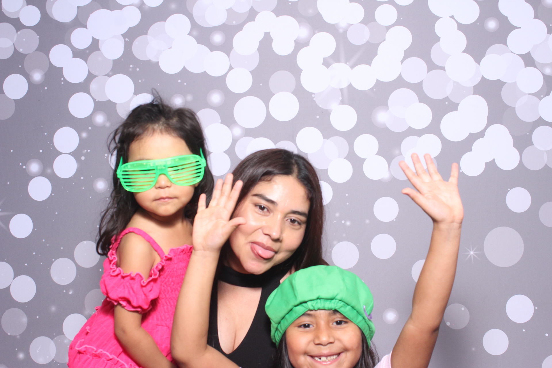 Jazmins Quince | View more photos from the event at gallery.photoboothcincy.com/u/PhotoBoothCincy/Jazmins-Quince