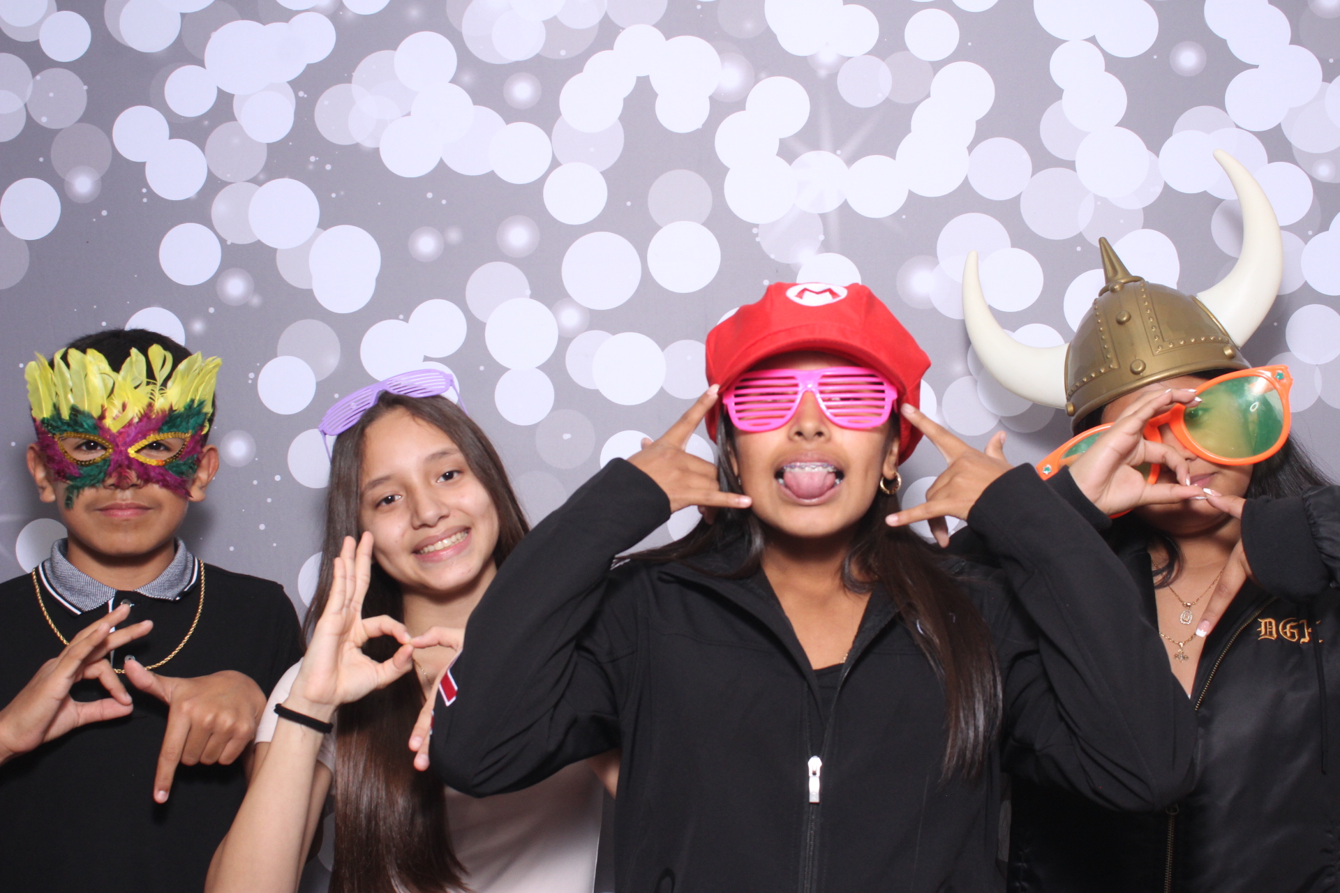 Jazmins Quince | View more photos from the event at gallery.photoboothcincy.com/u/PhotoBoothCincy/Jazmins-Quince