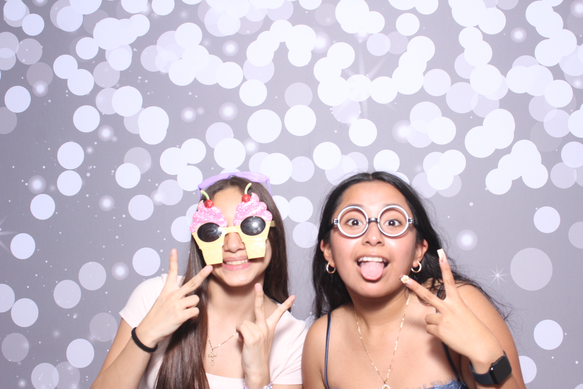 Jazmins Quince | View more photos from the event at gallery.photoboothcincy.com/u/PhotoBoothCincy/Jazmins-Quince