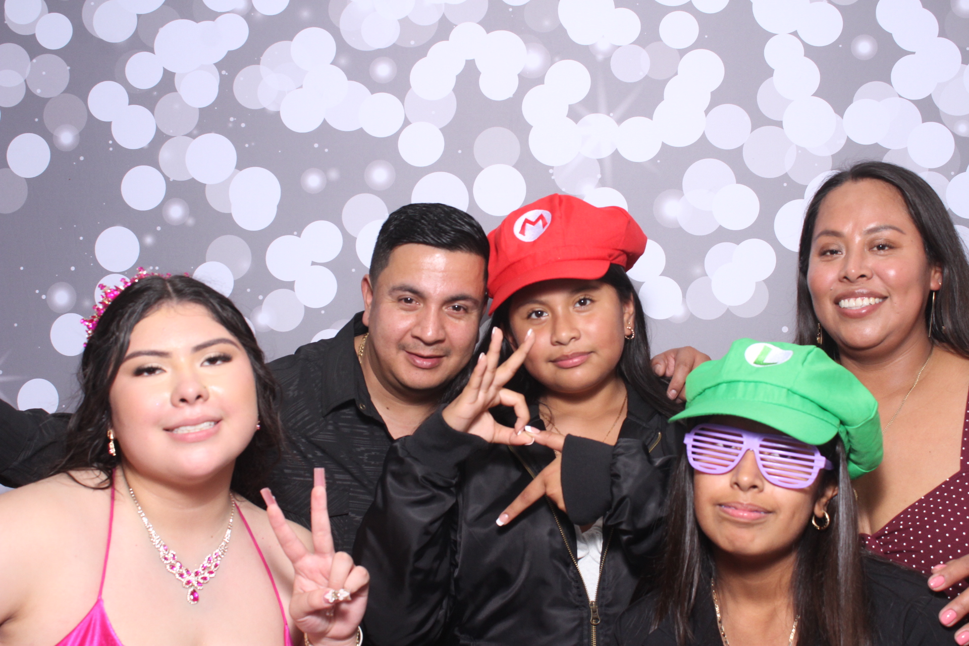 Jazmins Quince | View more photos from the event at gallery.photoboothcincy.com/u/PhotoBoothCincy/Jazmins-Quince