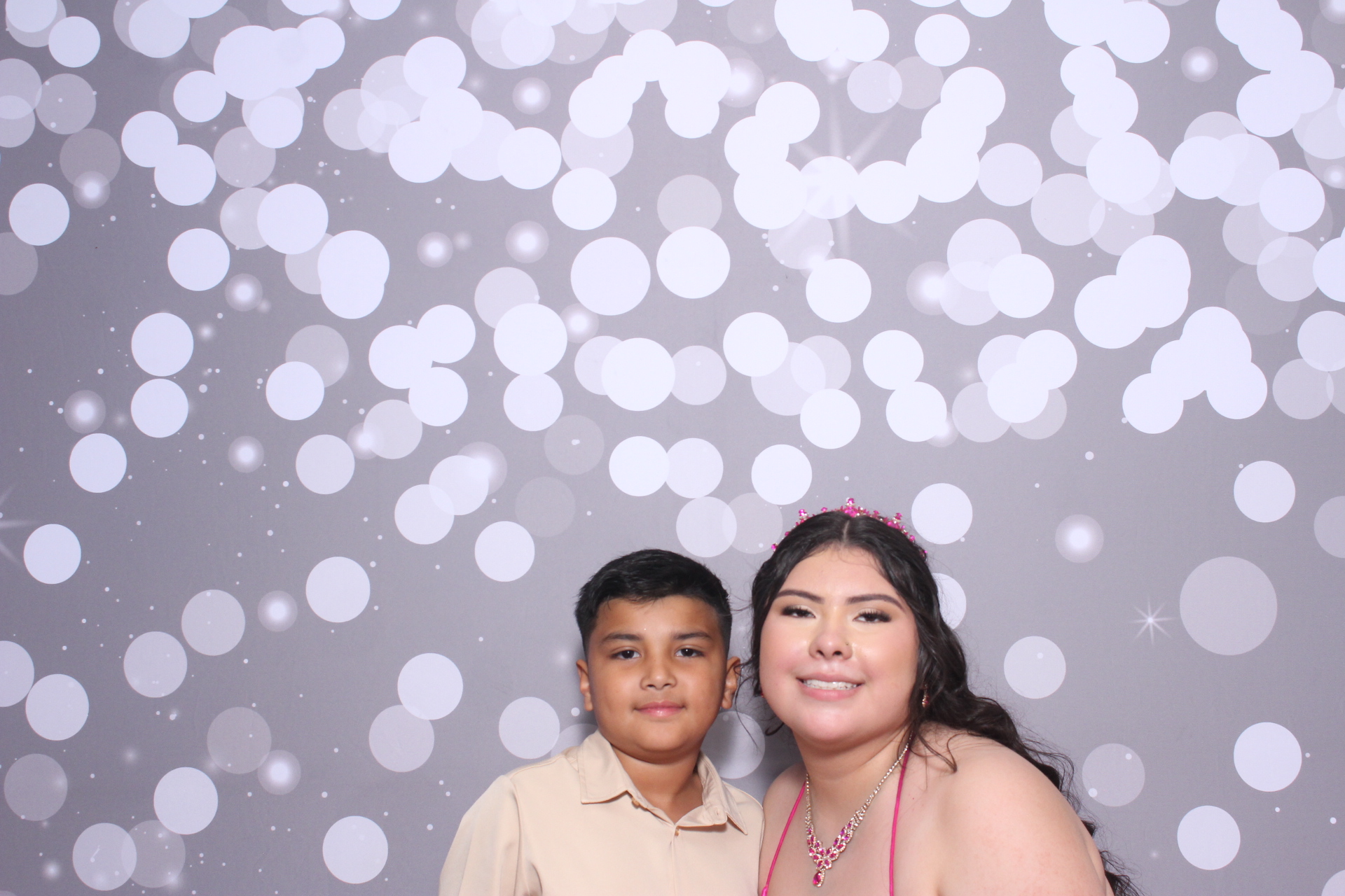 Jazmins Quince | View more photos from the event at gallery.photoboothcincy.com/u/PhotoBoothCincy/Jazmins-Quince