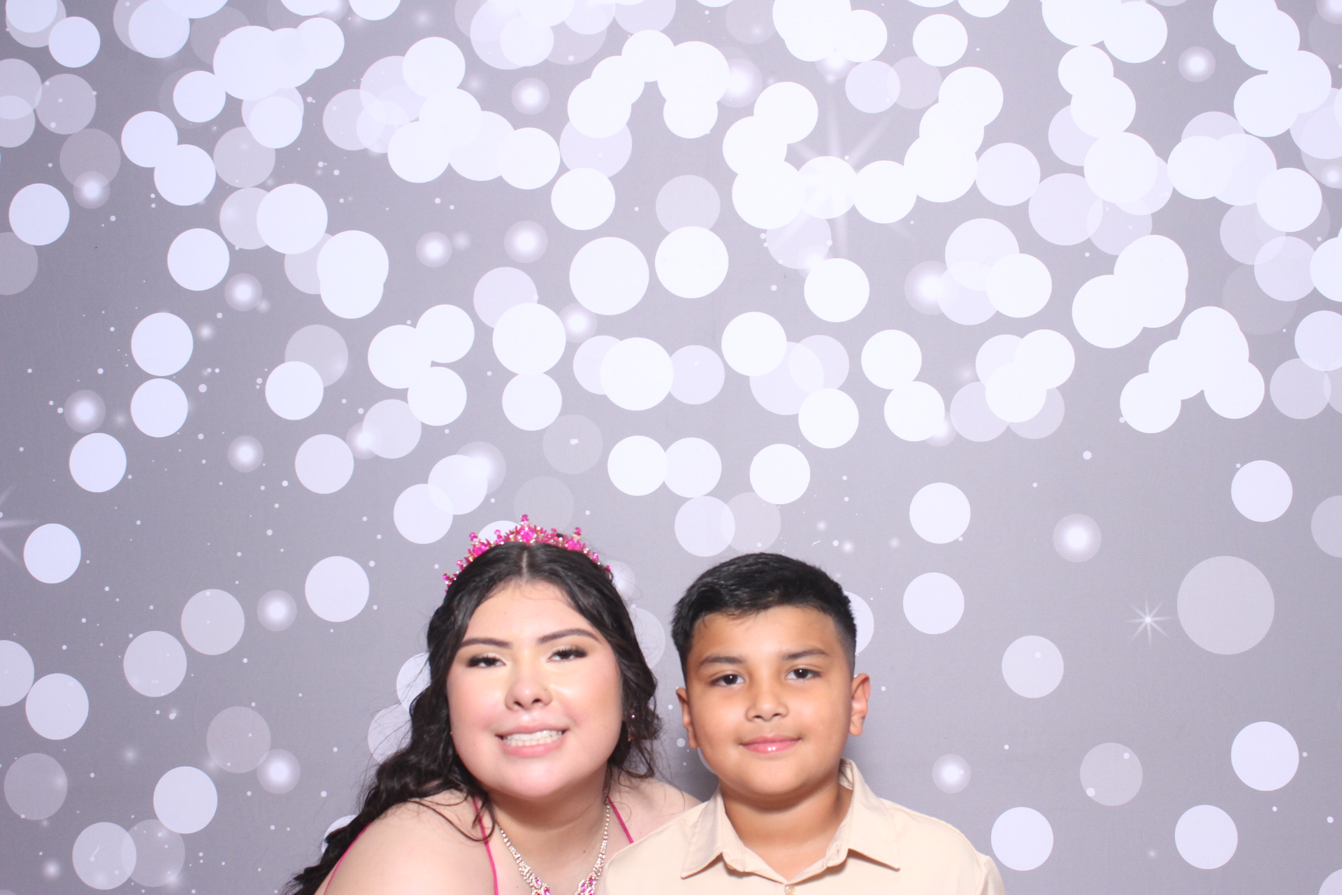 Jazmins Quince | View more photos from the event at gallery.photoboothcincy.com/u/PhotoBoothCincy/Jazmins-Quince