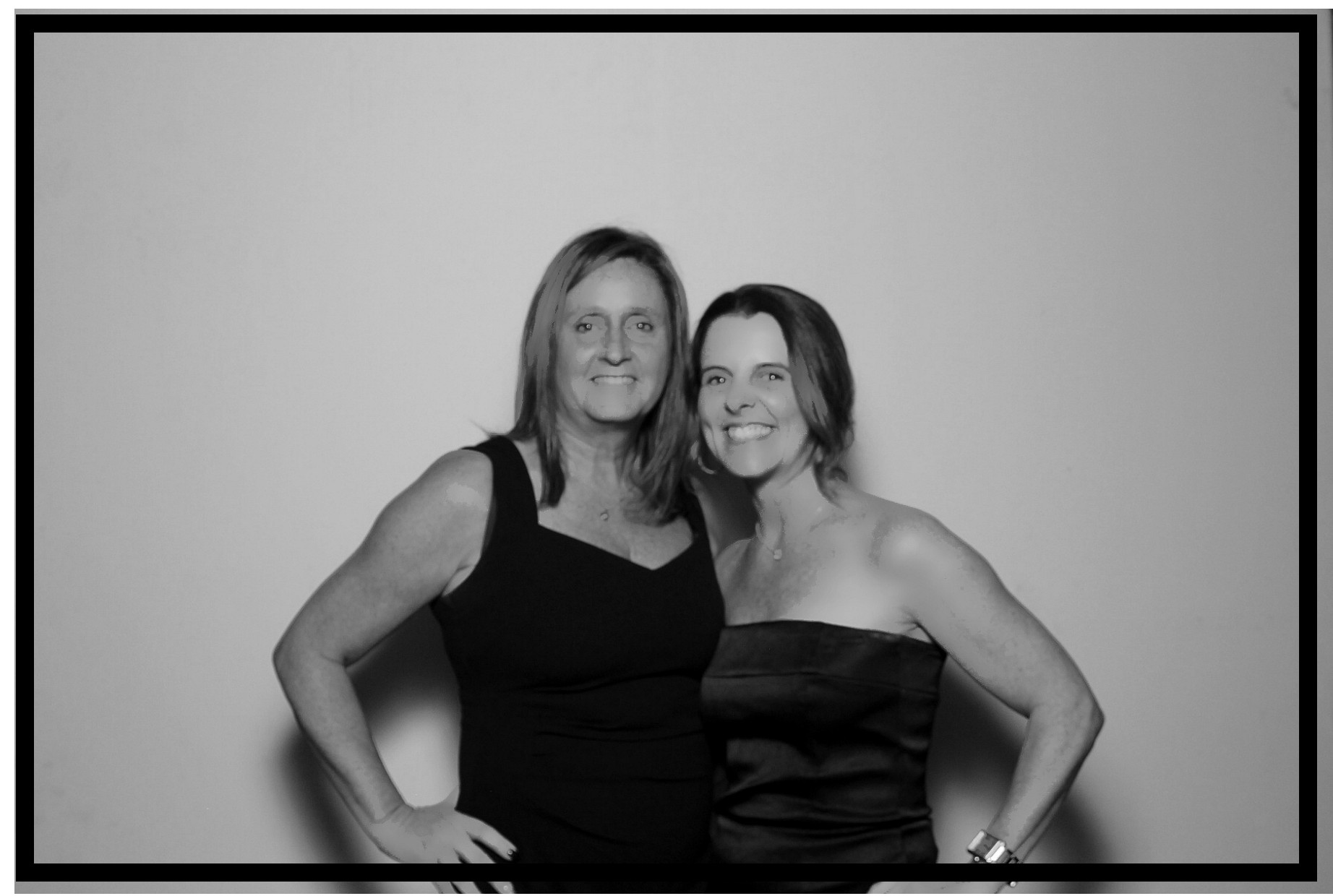 Jennifer & Teper | View more photos from the event at gallery.photoboothcincy.com/u/PhotoBoothCincy/Jennifer-Teper