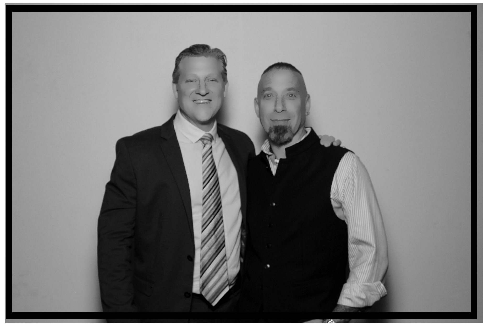 Jennifer & Teper | View more photos from the event at gallery.photoboothcincy.com/u/PhotoBoothCincy/Jennifer-Teper