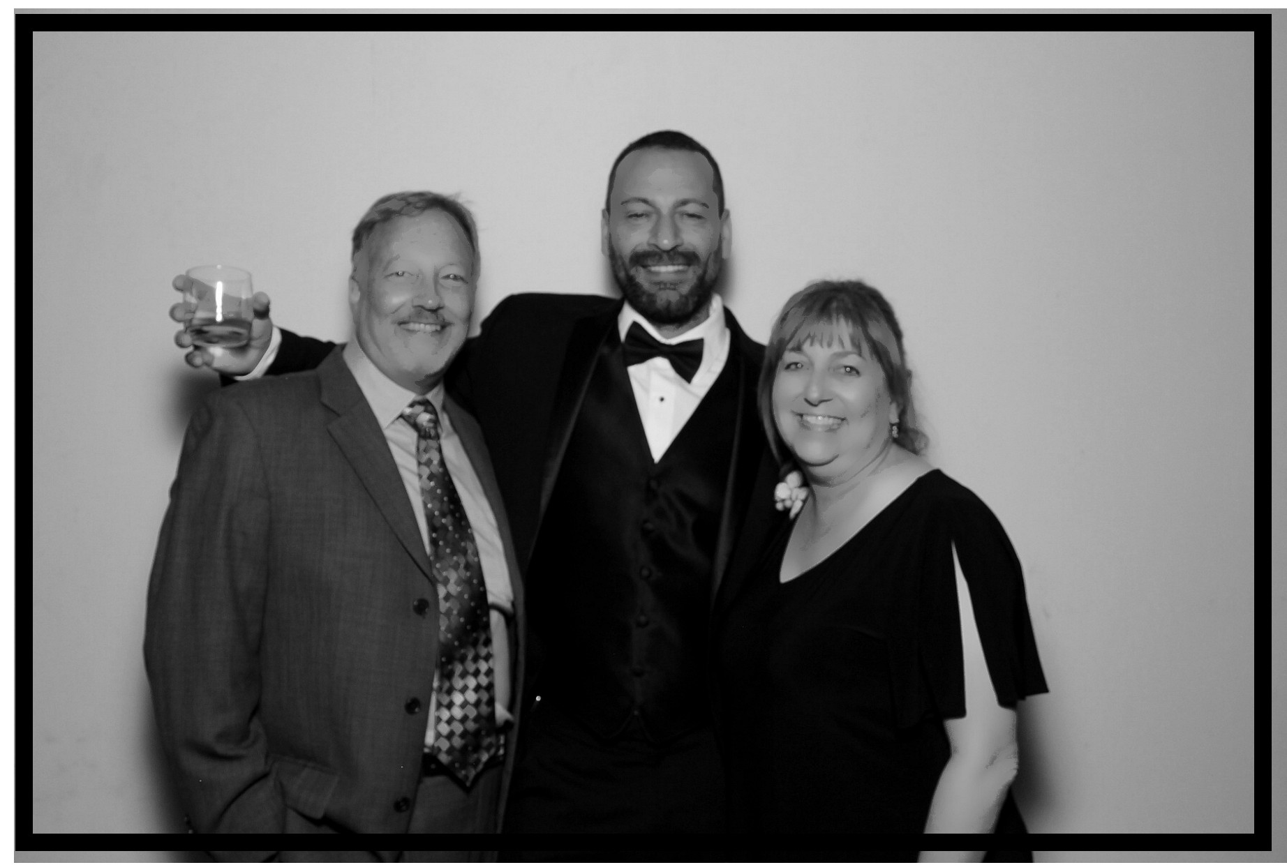 Jennifer & Teper | View more photos from the event at gallery.photoboothcincy.com/u/PhotoBoothCincy/Jennifer-Teper