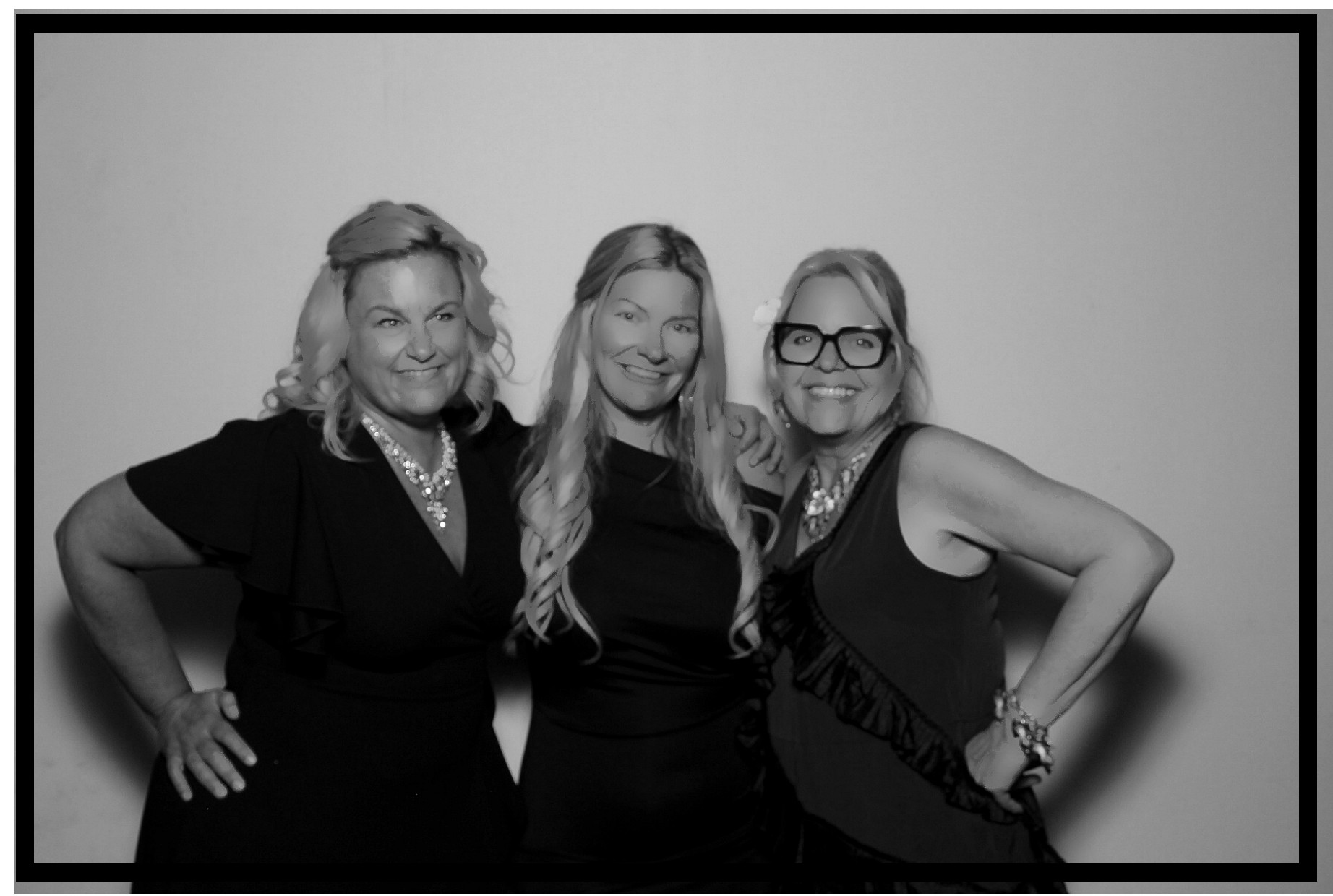 Jennifer & Teper | View more photos from the event at gallery.photoboothcincy.com/u/PhotoBoothCincy/Jennifer-Teper