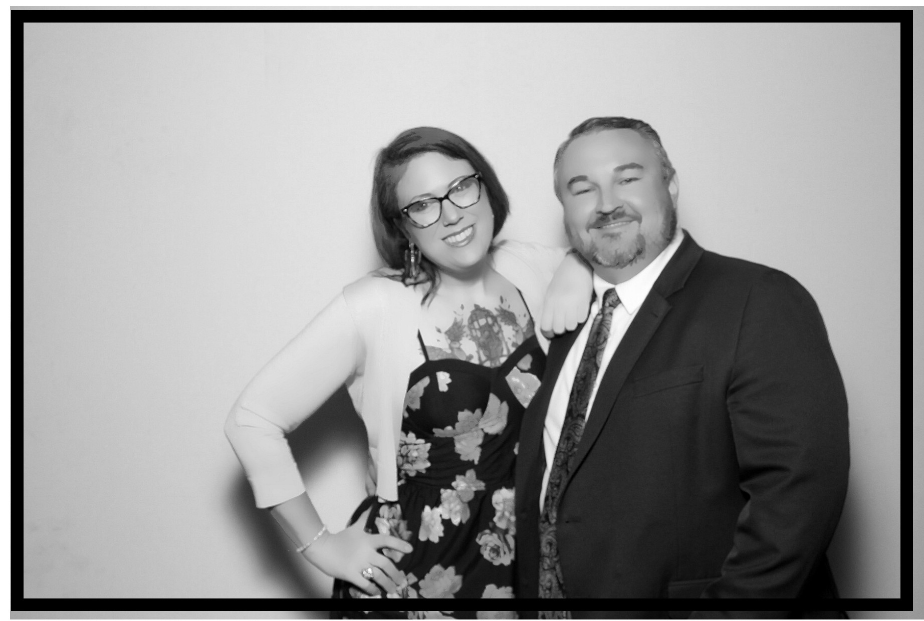 Jennifer & Teper | View more photos from the event at gallery.photoboothcincy.com/u/PhotoBoothCincy/Jennifer-Teper