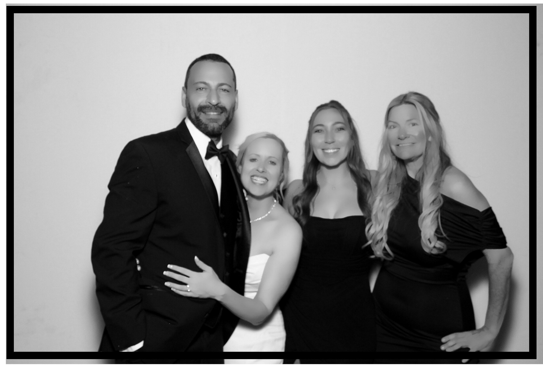 Jennifer & Teper | View more photos from the event at gallery.photoboothcincy.com/u/PhotoBoothCincy/Jennifer-Teper