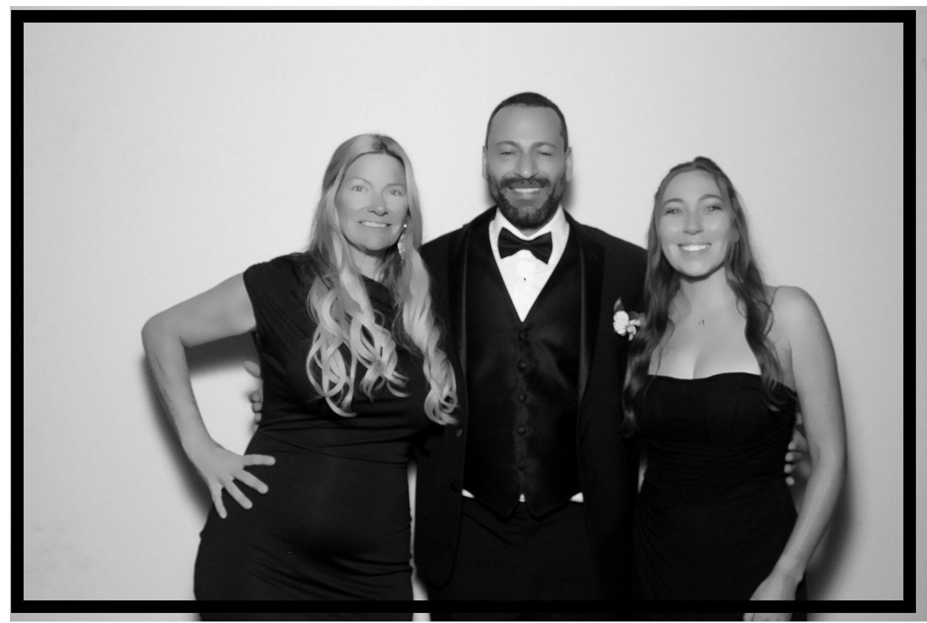 Jennifer & Teper | View more photos from the event at gallery.photoboothcincy.com/u/PhotoBoothCincy/Jennifer-Teper