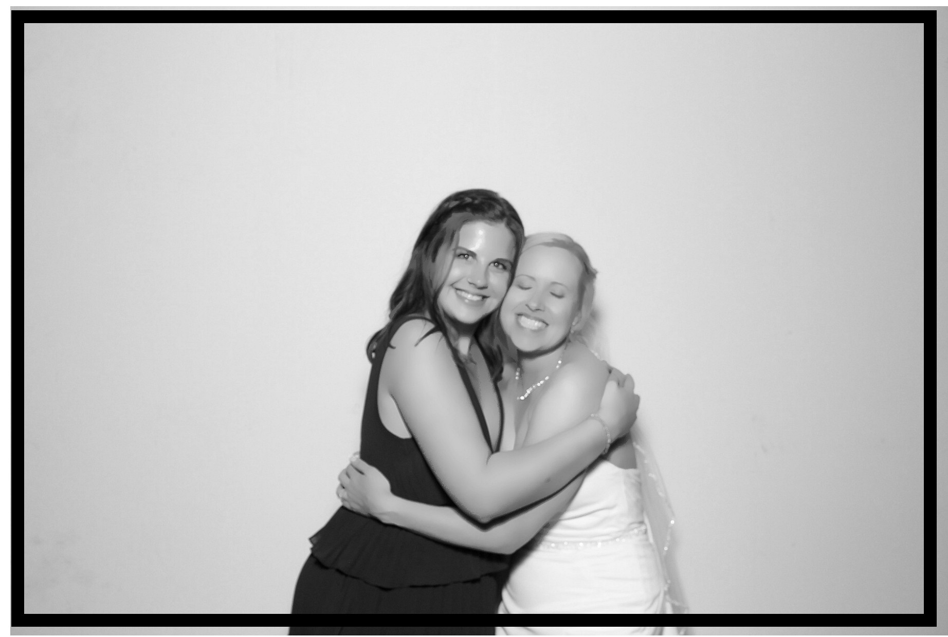 Jennifer & Teper | View more photos from the event at gallery.photoboothcincy.com/u/PhotoBoothCincy/Jennifer-Teper
