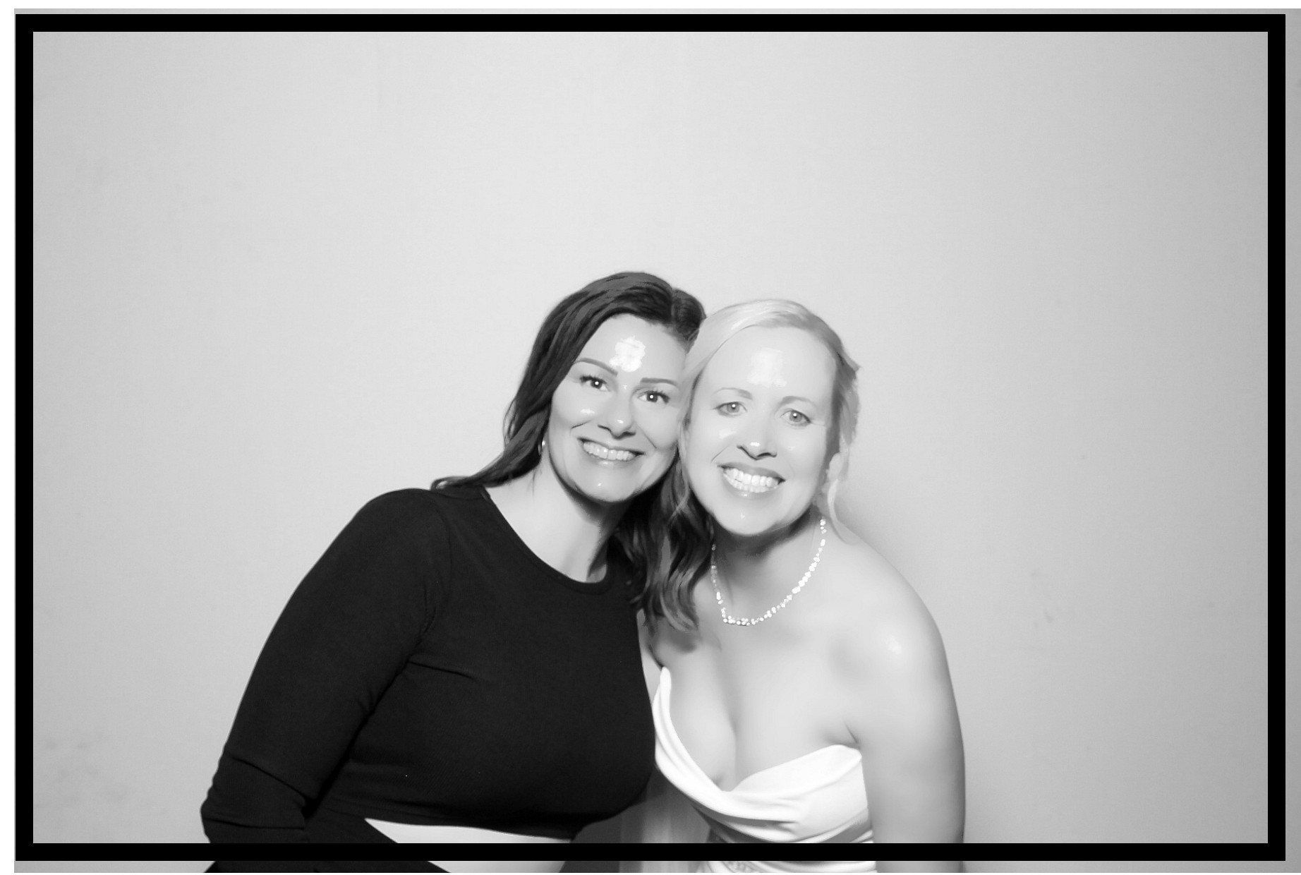Jennifer & Teper | View more photos from the event at gallery.photoboothcincy.com/u/PhotoBoothCincy/Jennifer-Teper