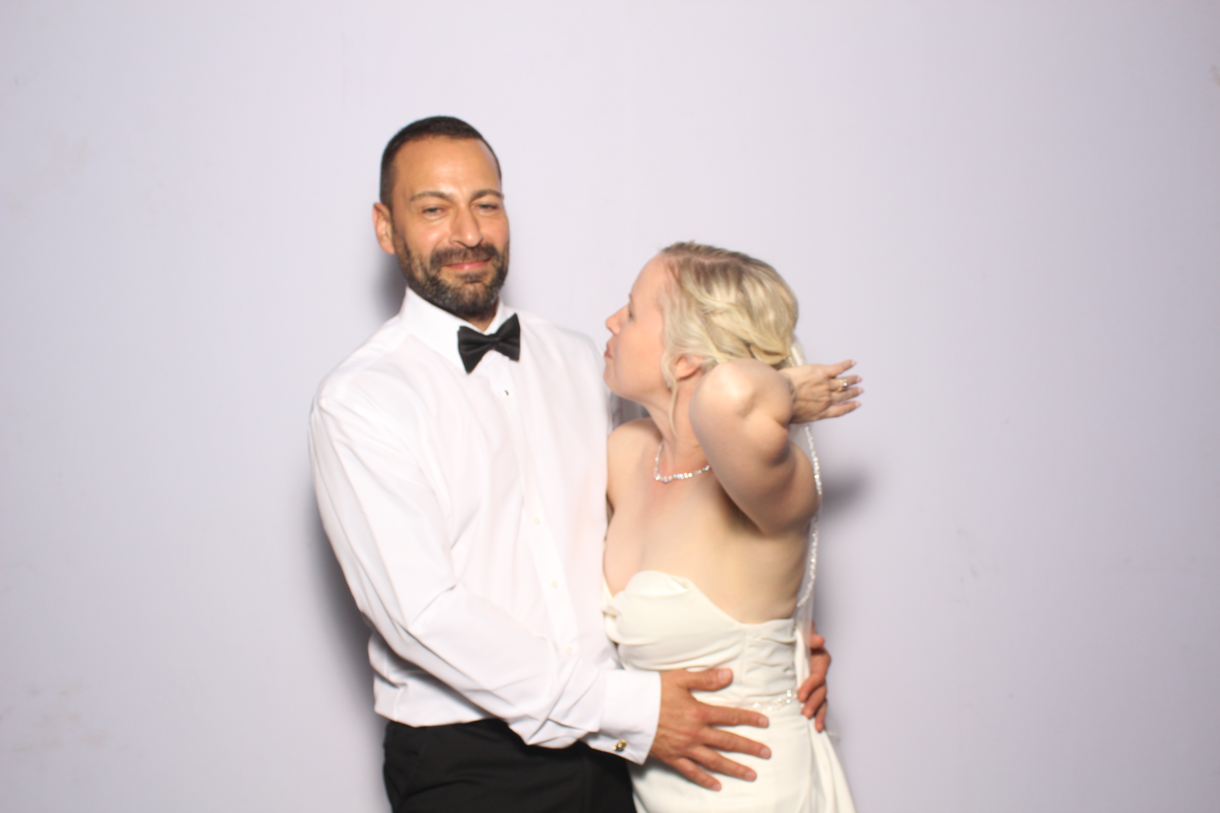 Jennifer & Teper | View more photos from the event at gallery.photoboothcincy.com/u/PhotoBoothCincy/Jennifer-Teper