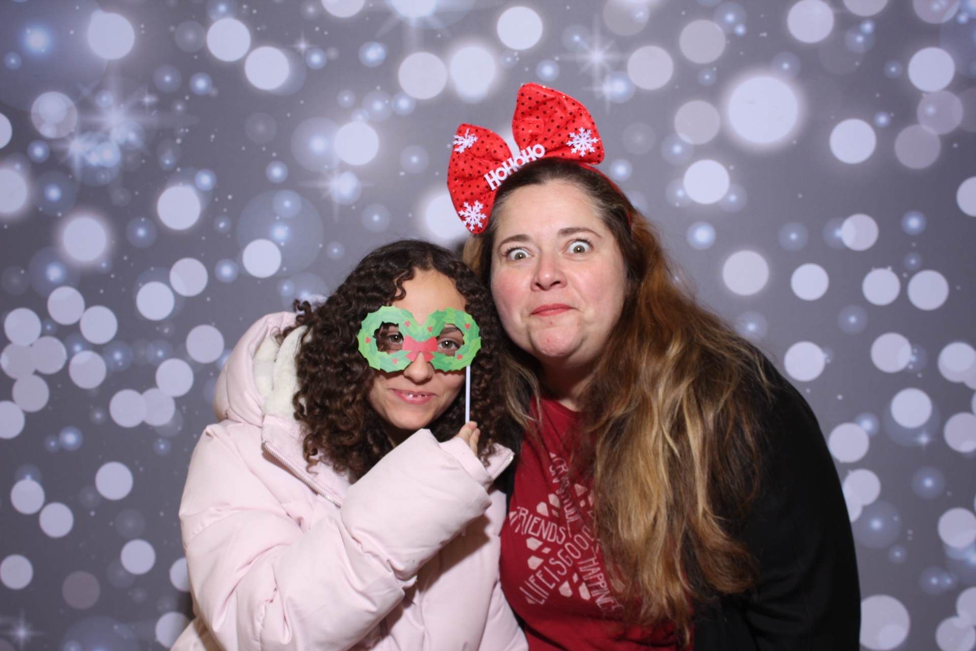 Jingle Fest 2025 | View more photos from the event at gallery.photoboothcincy.com/u/PhotoBoothCincy/Jingle-Fest-2025