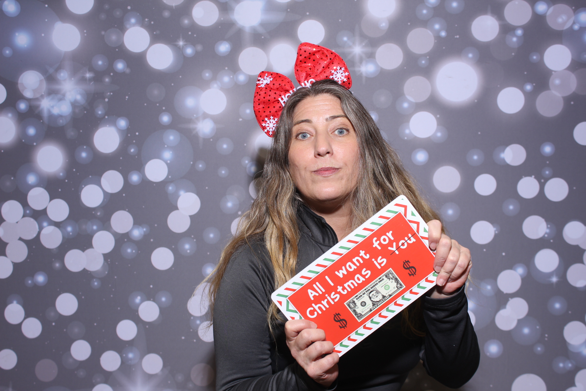 Jingle Fest 2025 | View more photos from the event at gallery.photoboothcincy.com/u/PhotoBoothCincy/Jingle-Fest-2025