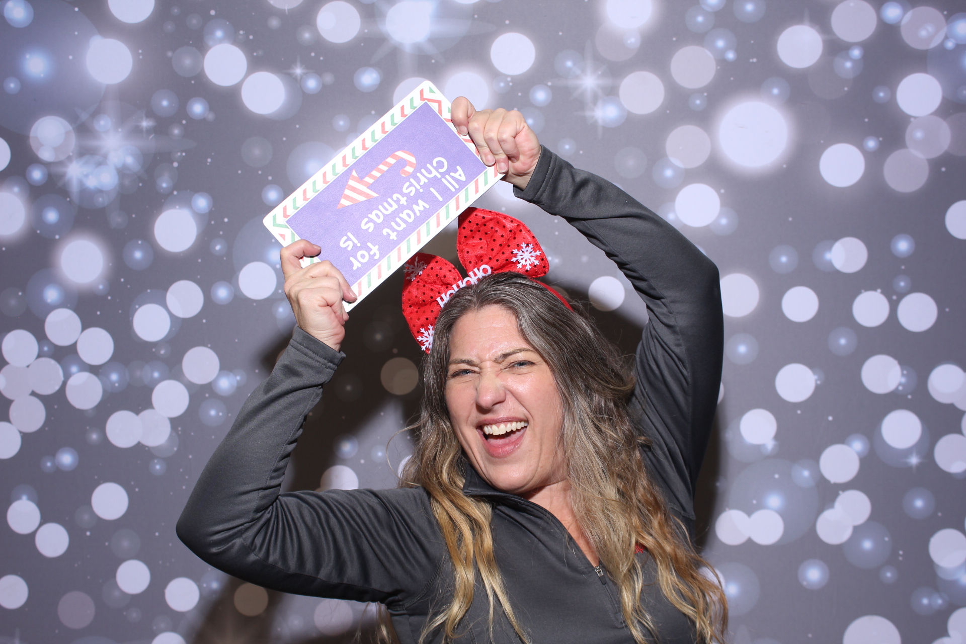 Jingle Fest 2025 | View more photos from the event at gallery.photoboothcincy.com/u/PhotoBoothCincy/Jingle-Fest-2025