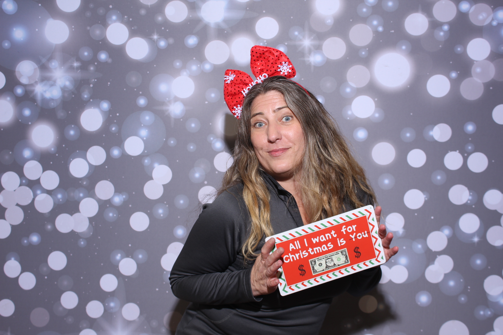 Jingle Fest 2025 | View more photos from the event at gallery.photoboothcincy.com/u/PhotoBoothCincy/Jingle-Fest-2025
