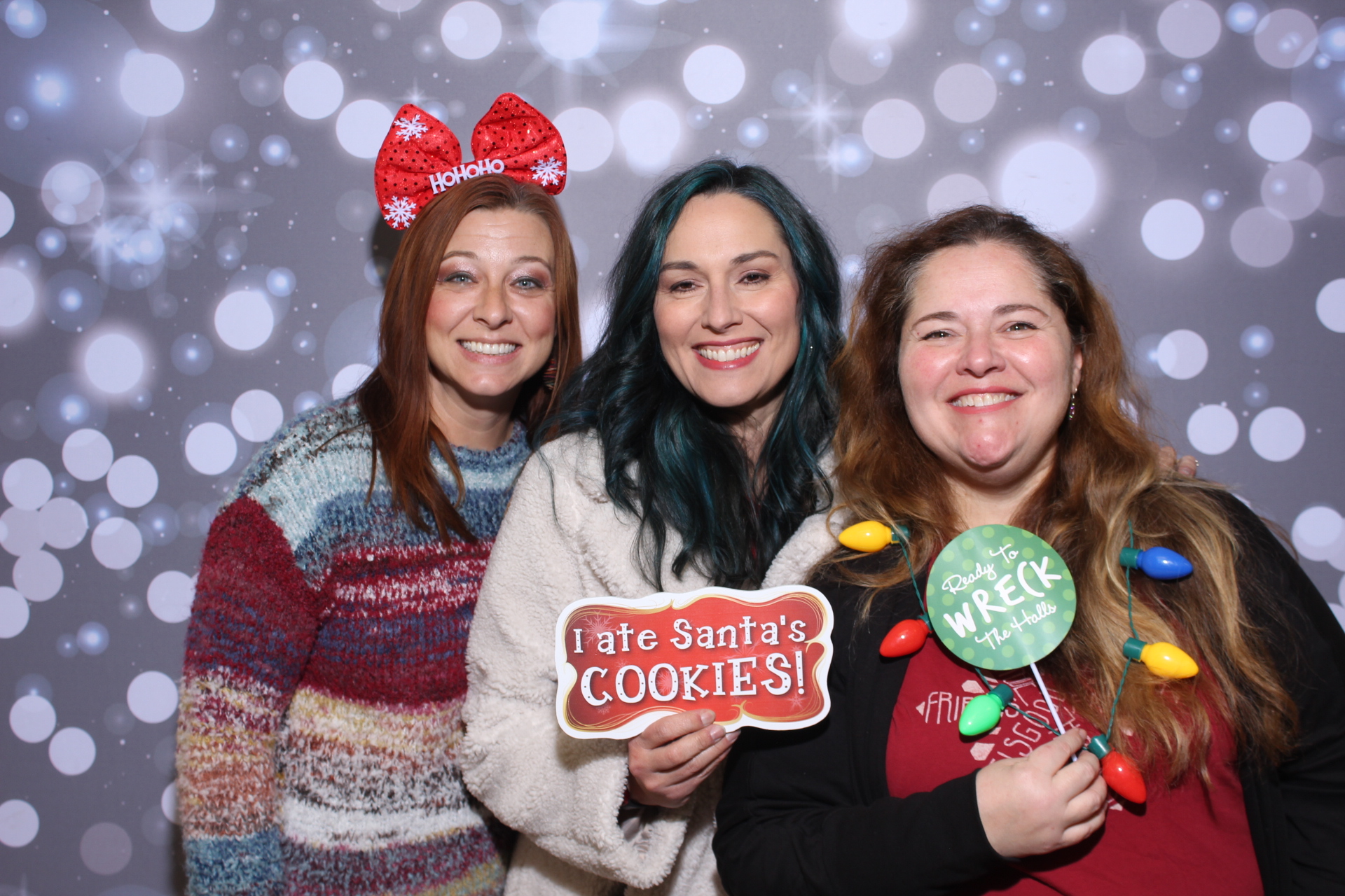 Jingle Fest 2025 | View more photos from the event at gallery.photoboothcincy.com/u/PhotoBoothCincy/Jingle-Fest-2025