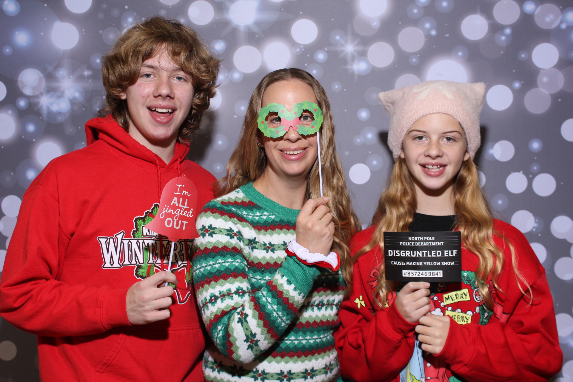 Jingle Fest 2025 | View more photos from the event at gallery.photoboothcincy.com/u/PhotoBoothCincy/Jingle-Fest-2025