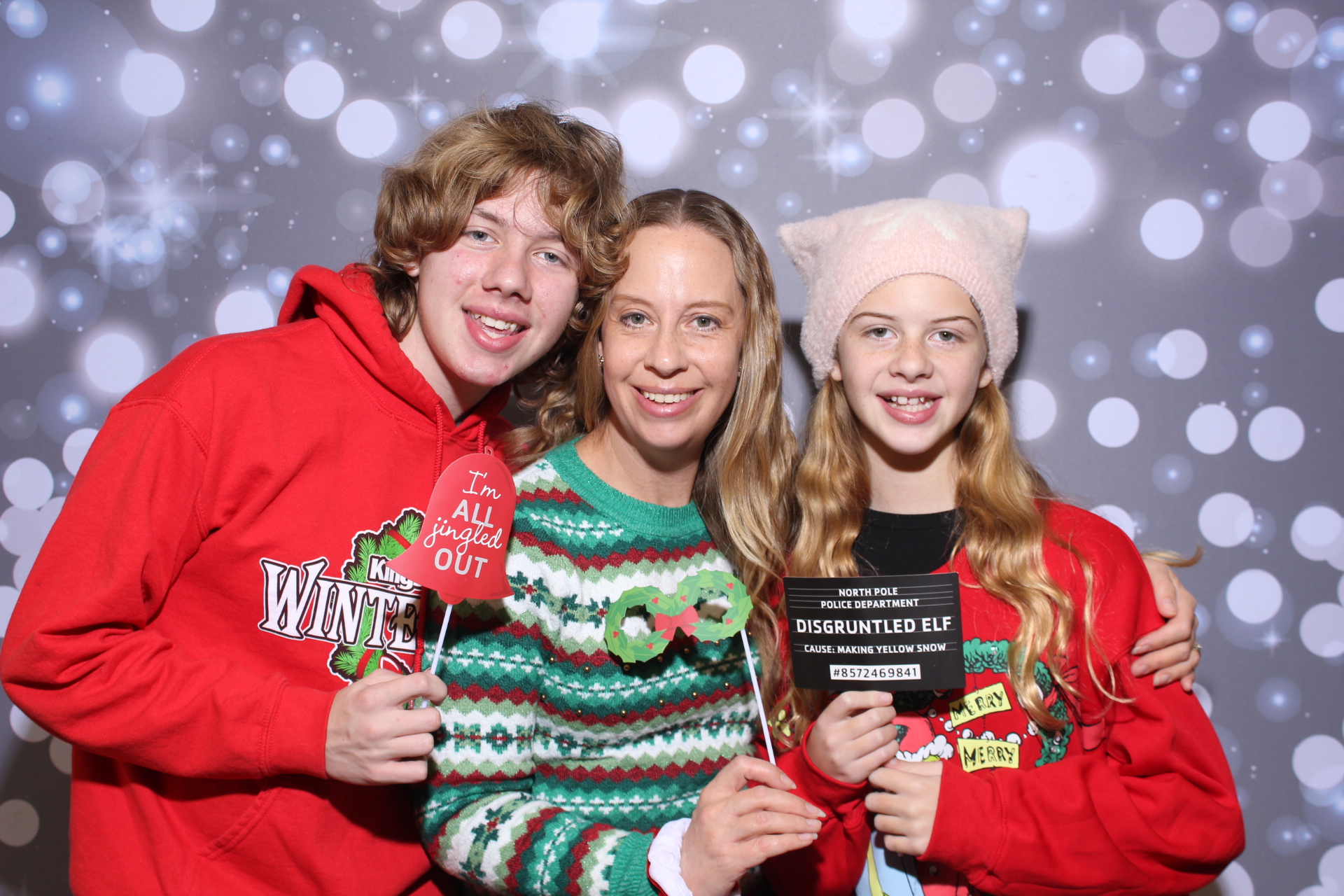 Jingle Fest 2025 | View more photos from the event at gallery.photoboothcincy.com/u/PhotoBoothCincy/Jingle-Fest-2025