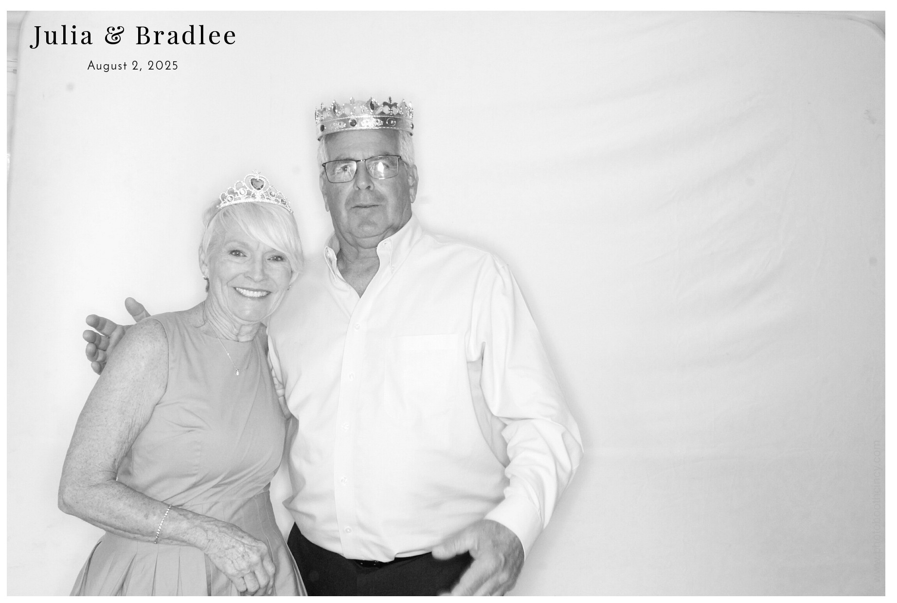 Julia & Bradlee | View more photos from the event at gallery.photoboothcincy.com/u/PhotoBoothCincy/Julia-Bradlee