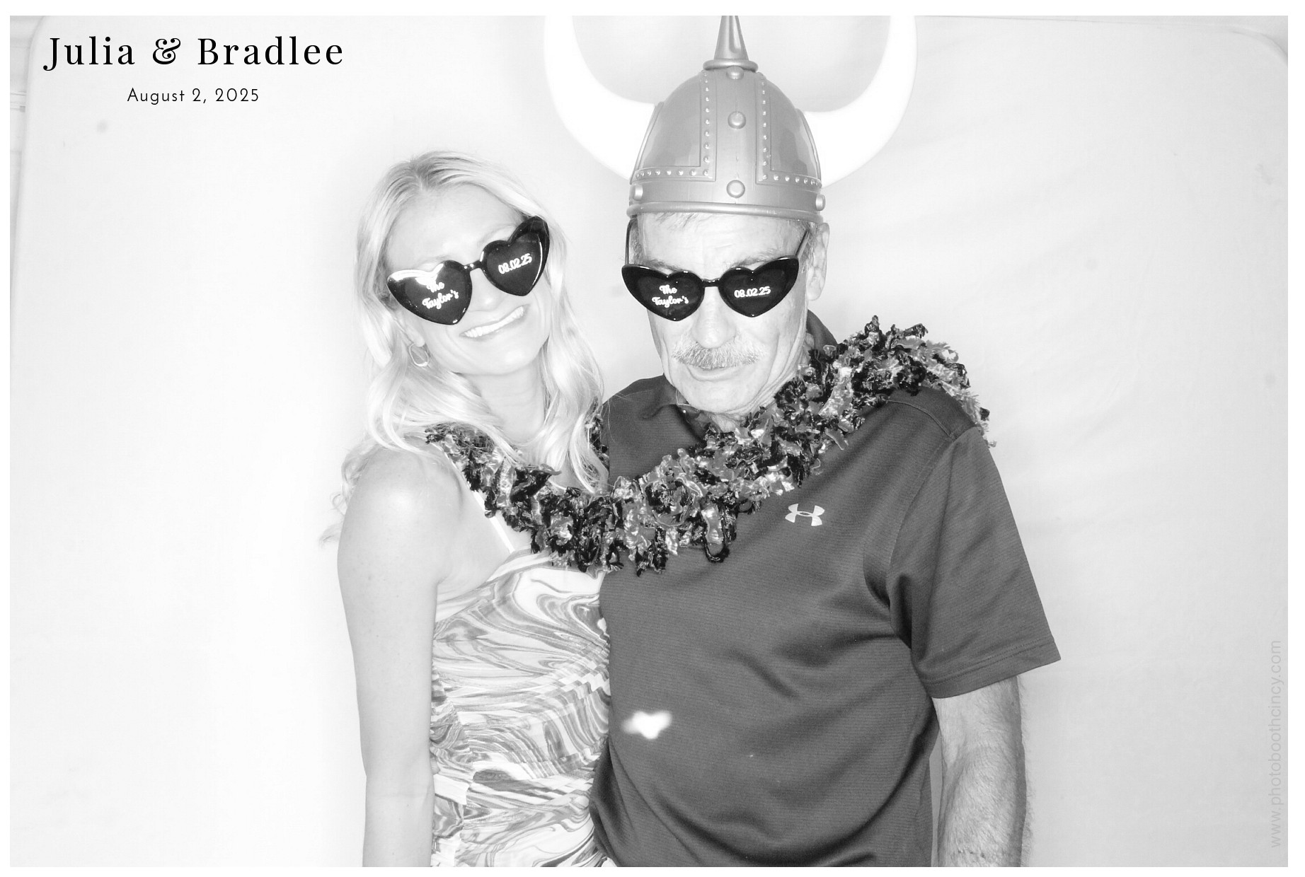 Julia & Bradlee | View more photos from the event at gallery.photoboothcincy.com/u/PhotoBoothCincy/Julia-Bradlee