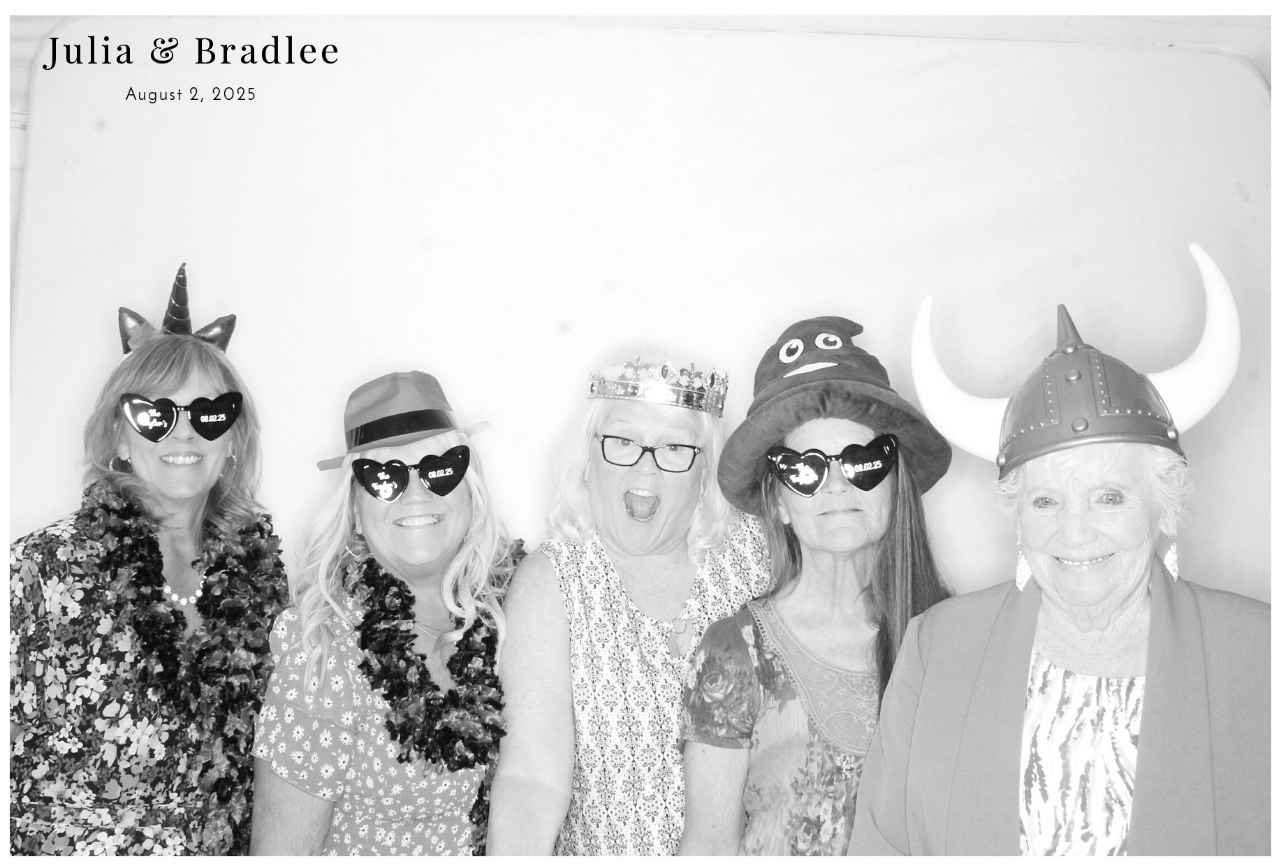 Julia & Bradlee | View more photos from the event at gallery.photoboothcincy.com/u/PhotoBoothCincy/Julia-Bradlee