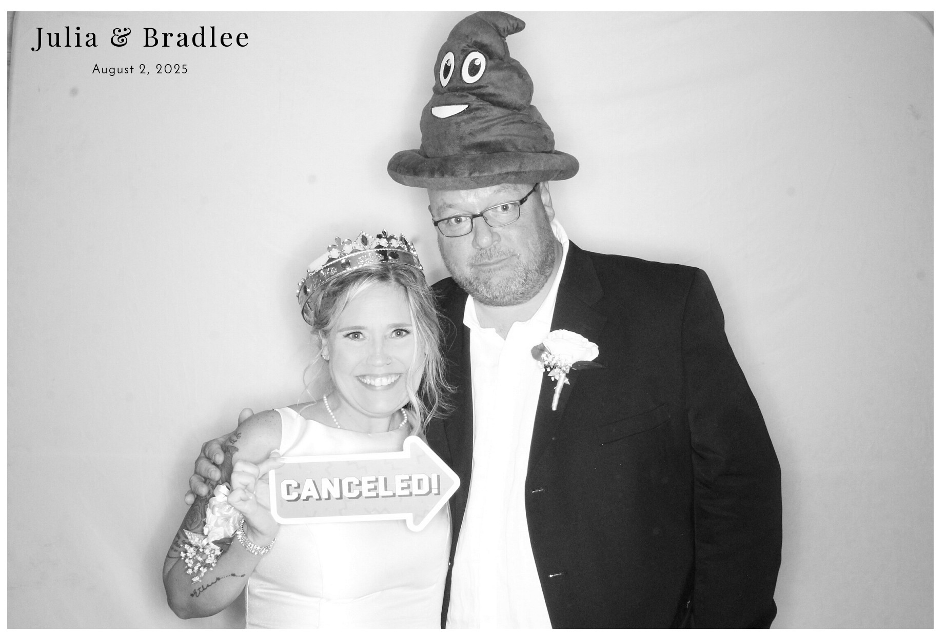 Julia & Bradlee | View more photos from the event at gallery.photoboothcincy.com/u/PhotoBoothCincy/Julia-Bradlee