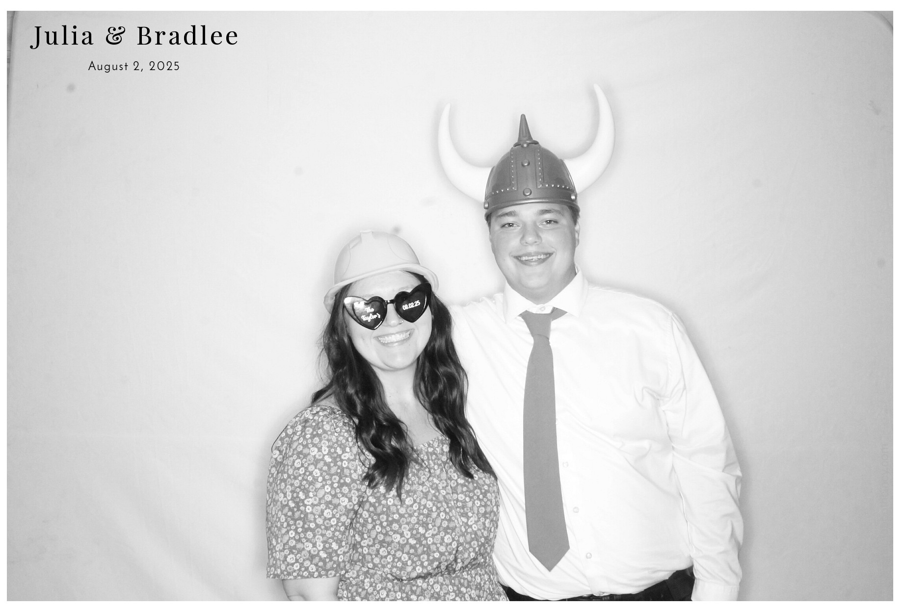 Julia & Bradlee | View more photos from the event at gallery.photoboothcincy.com/u/PhotoBoothCincy/Julia-Bradlee