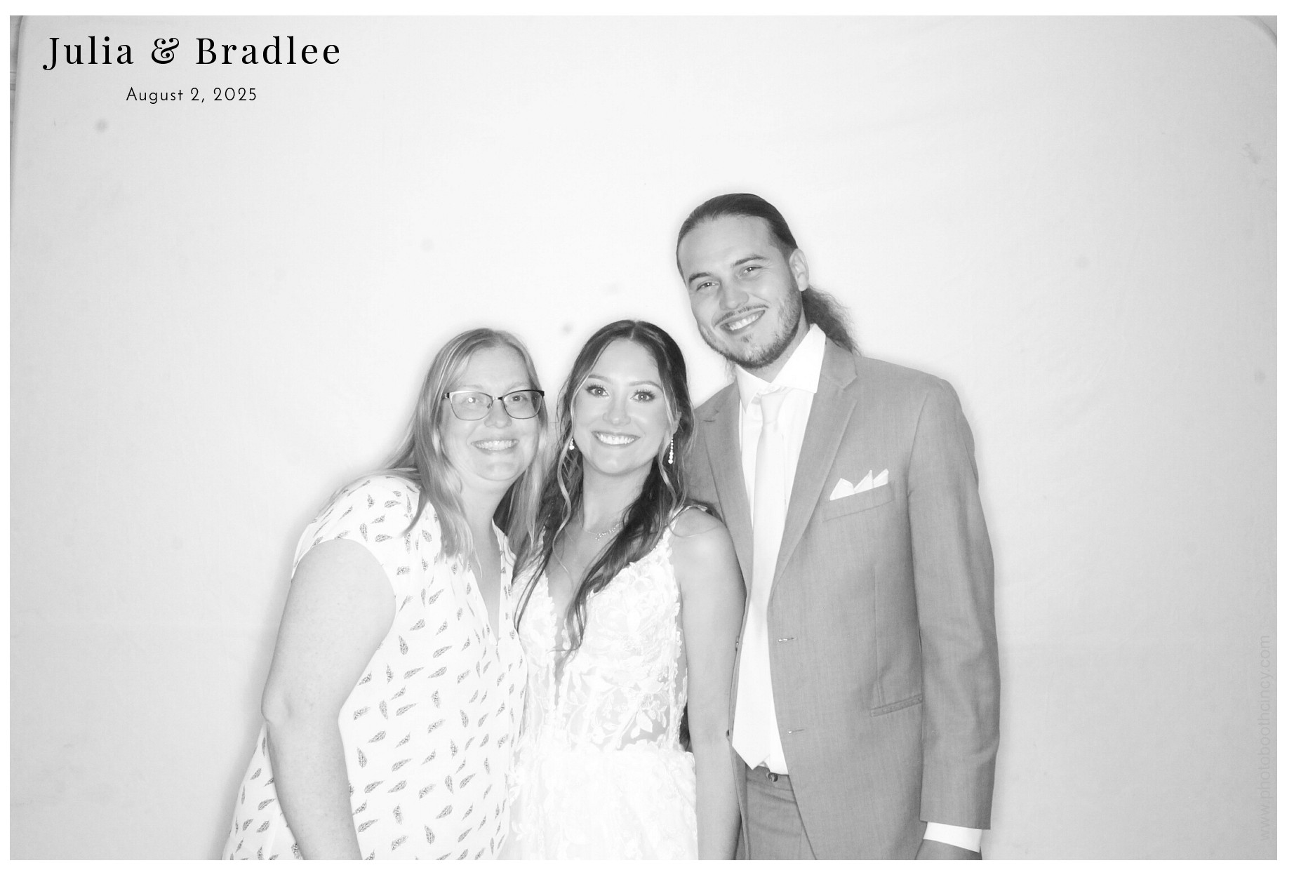 Julia & Bradlee | View more photos from the event at gallery.photoboothcincy.com/u/PhotoBoothCincy/Julia-Bradlee