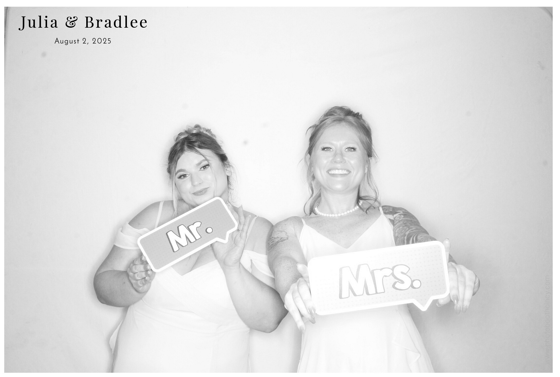 Julia & Bradlee | View more photos from the event at gallery.photoboothcincy.com/u/PhotoBoothCincy/Julia-Bradlee