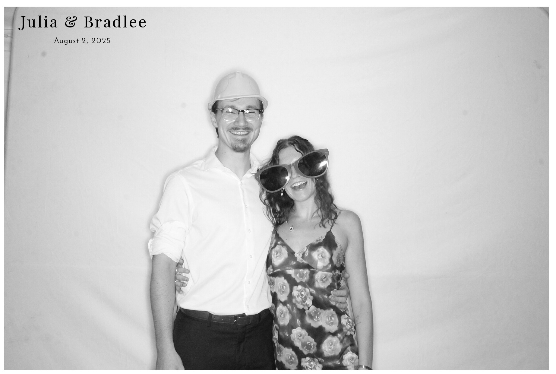 Julia & Bradlee | View more photos from the event at gallery.photoboothcincy.com/u/PhotoBoothCincy/Julia-Bradlee