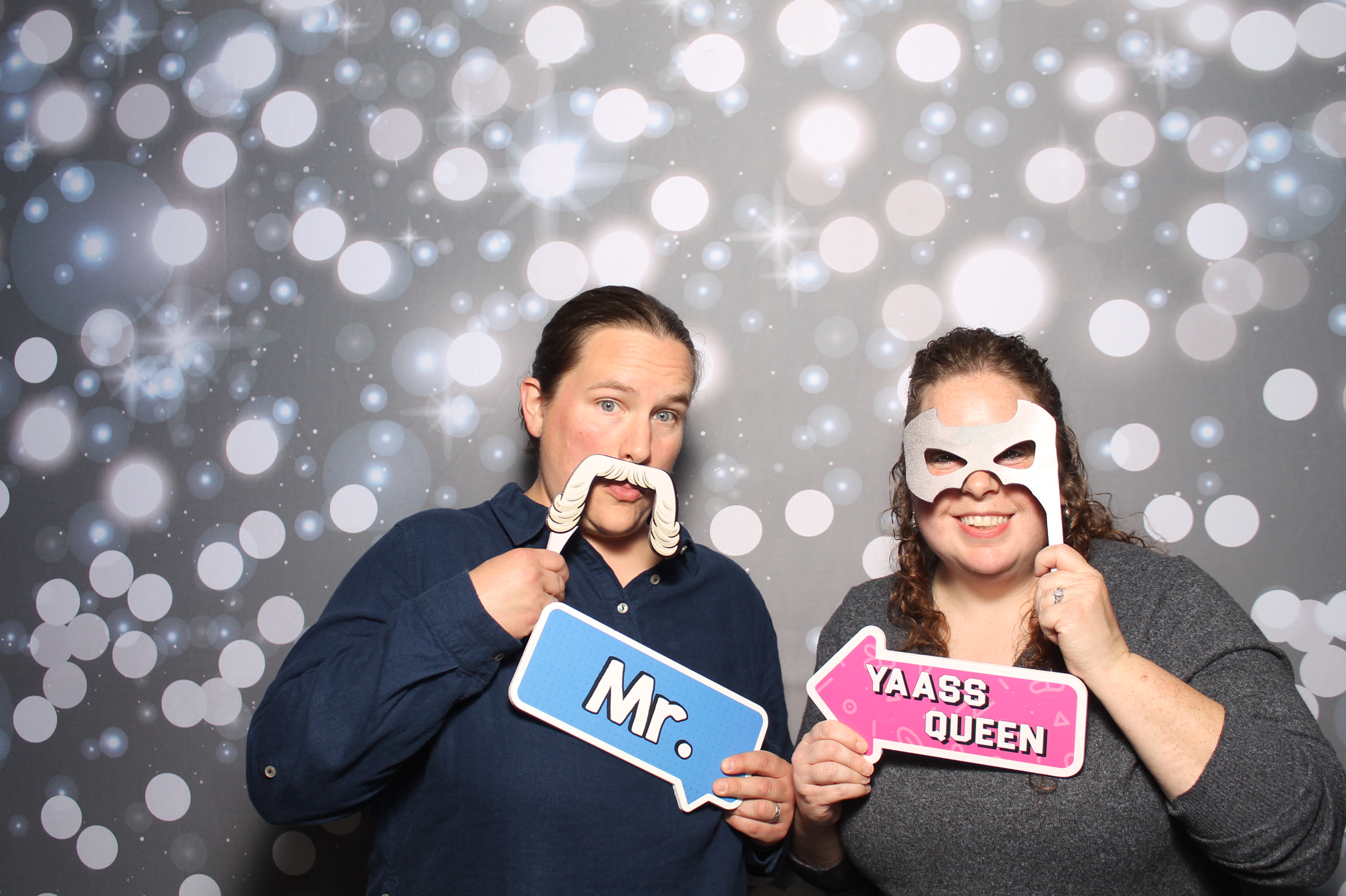 Julia & Jacob | View more photos from the event at gallery.photoboothcincy.com/u/PhotoBoothCincy/Julia-Jacob