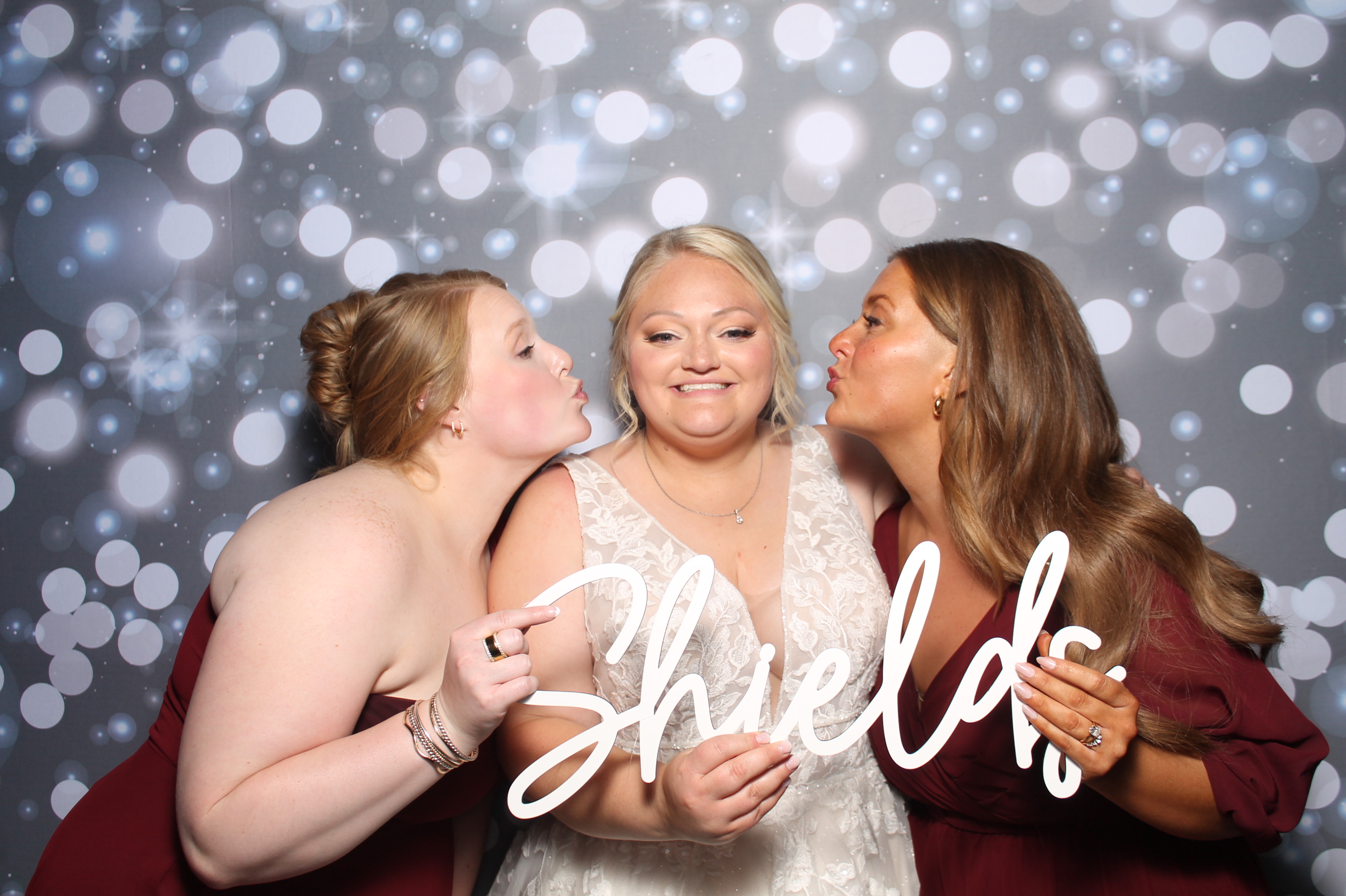 Julia & Jacob | View more photos from the event at gallery.photoboothcincy.com/u/PhotoBoothCincy/Julia-Jacob