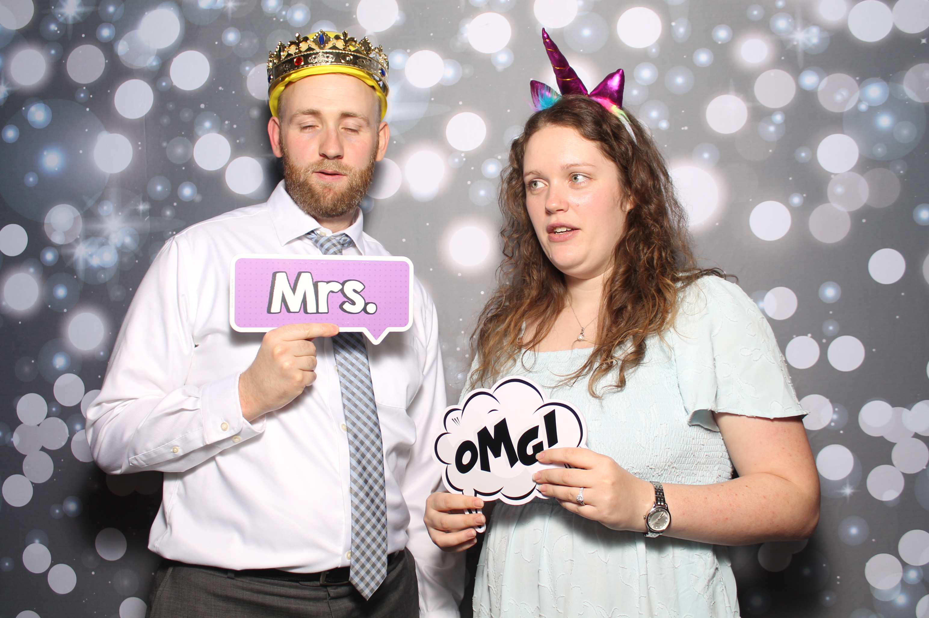 Julia & Jacob | View more photos from the event at gallery.photoboothcincy.com/u/PhotoBoothCincy/Julia-Jacob