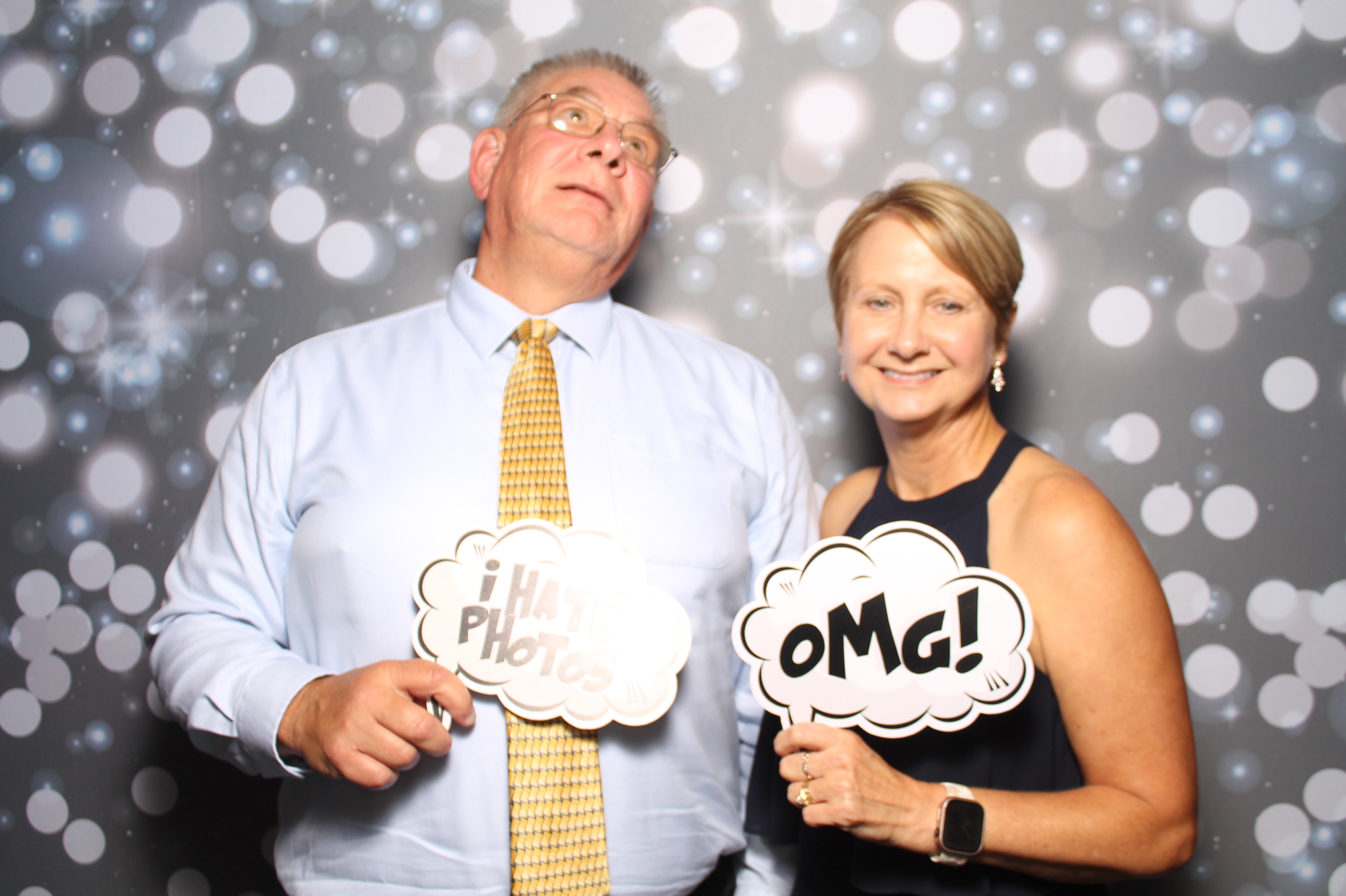 Julia & Jacob | View more photos from the event at gallery.photoboothcincy.com/u/PhotoBoothCincy/Julia-Jacob